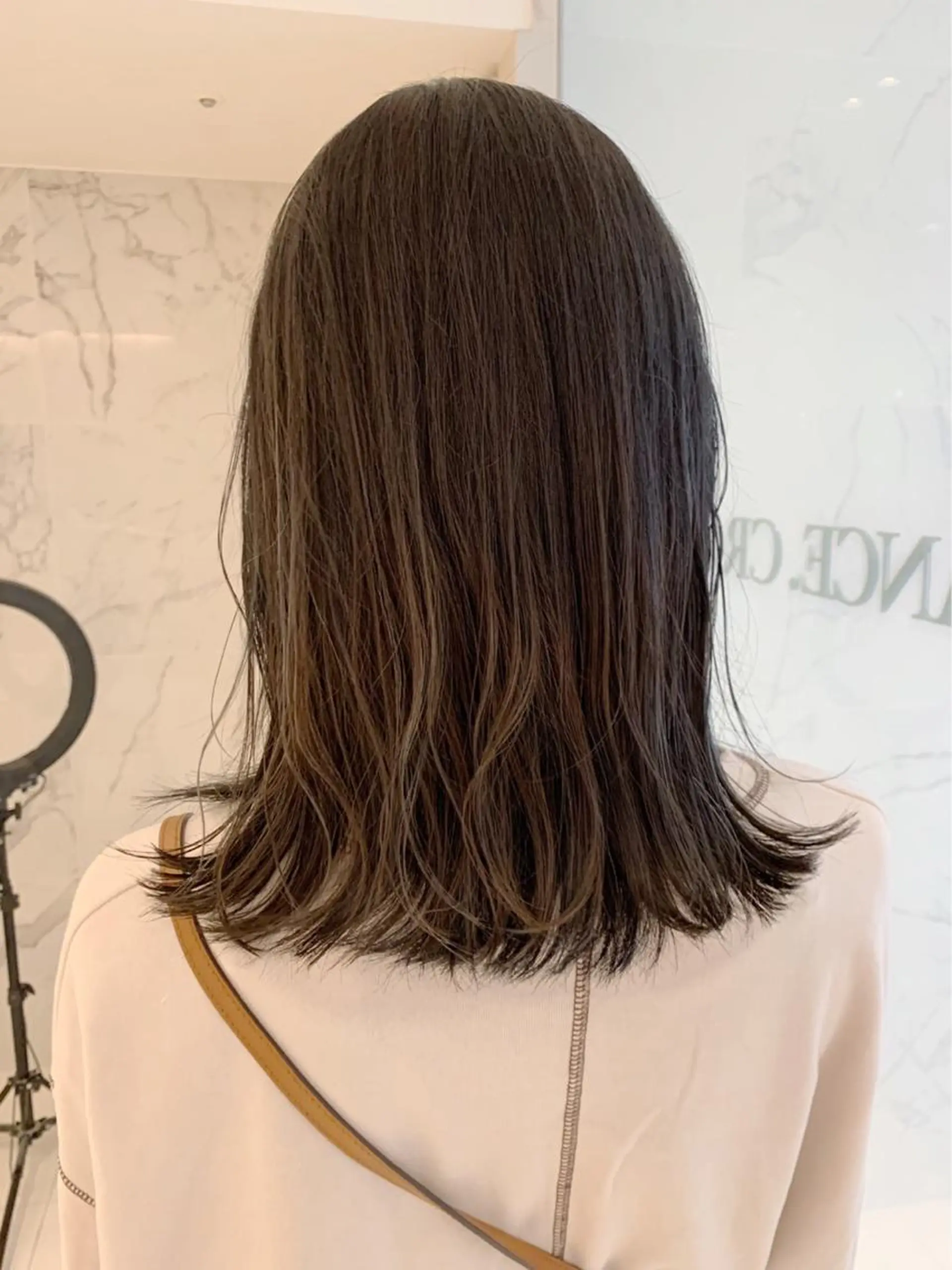 セミロング カラー 外ハネヘア private salon  sill所属・🫧ツヤ髪個室美容室 安食茉莉🫧のヘアスタイル