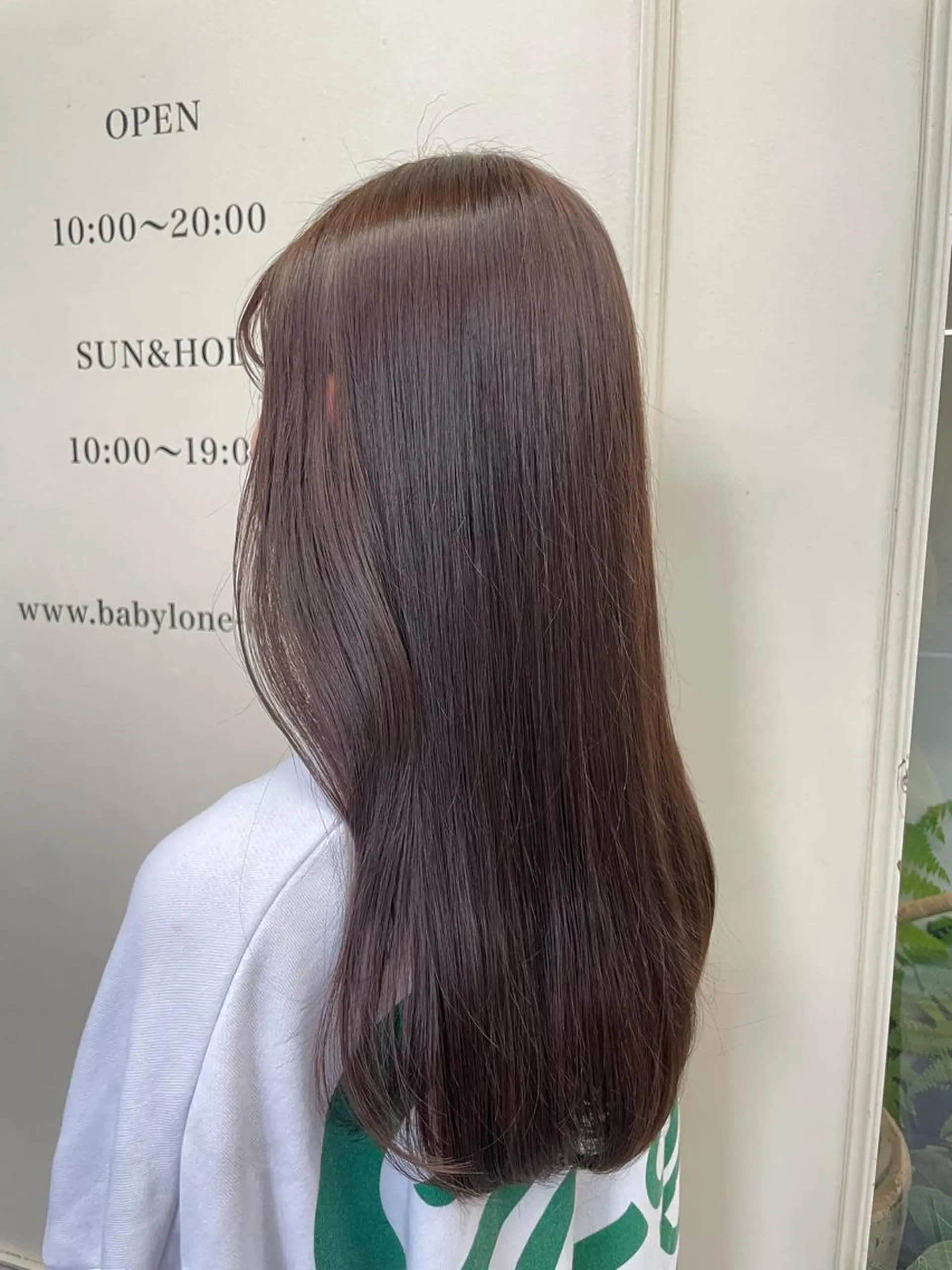 ロング ラベンダーベージュ Babylone所属・Babylone 飯尾 香音のヘアスタイル