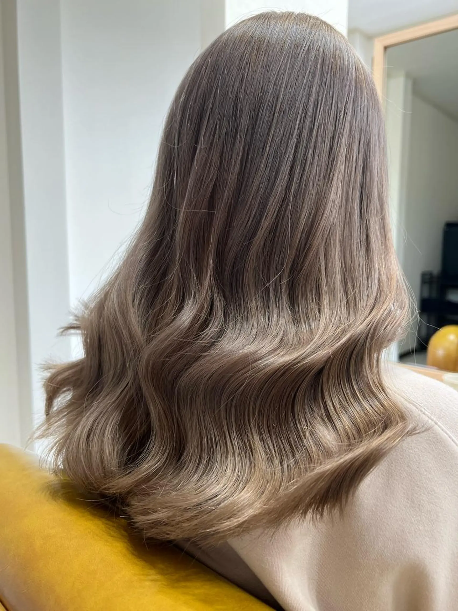 ミディアム カラー ブリーチ ヘアカラー 松本 菜那のヘアスタイル