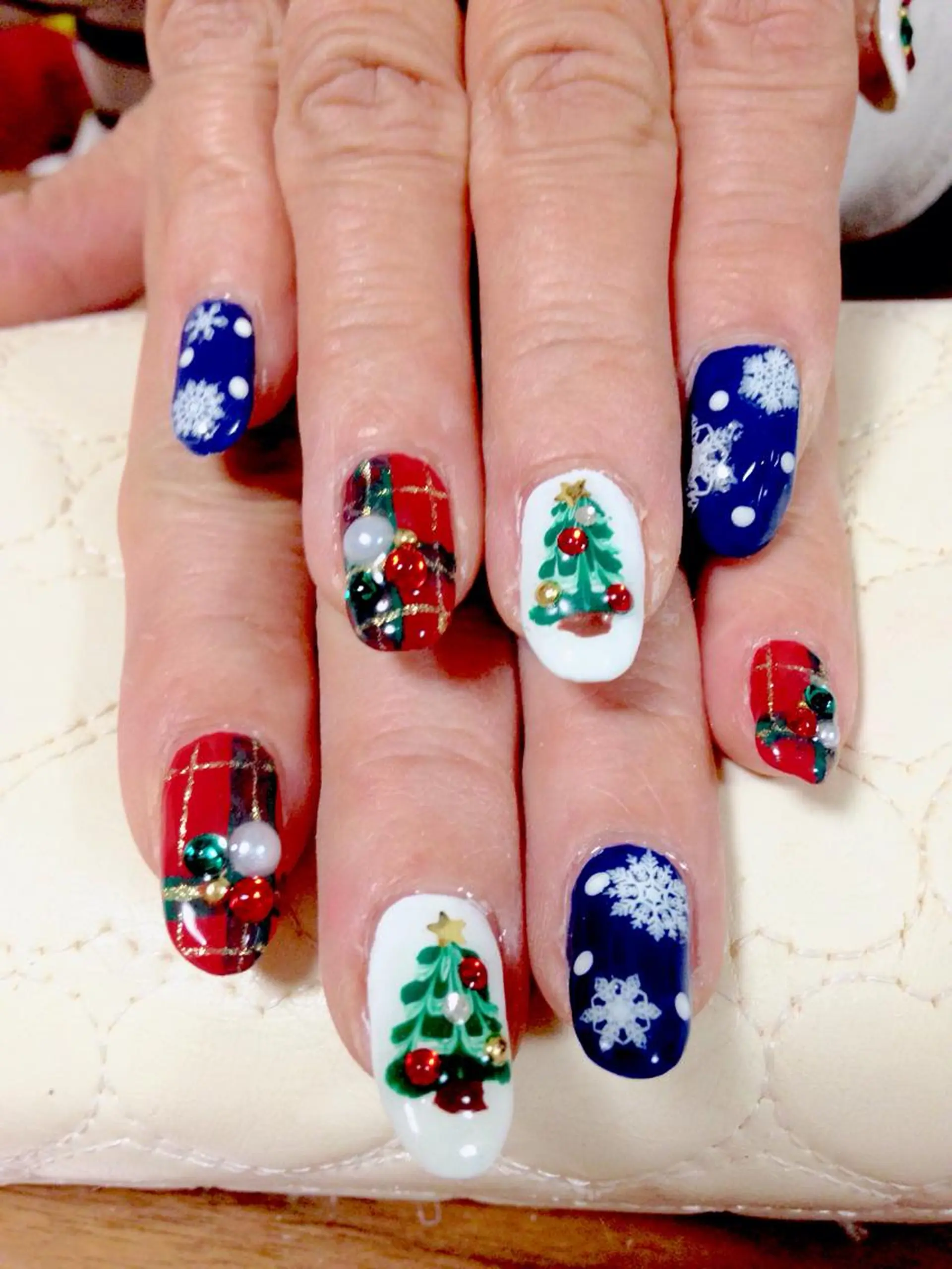 ネイル 冬ネイル クリスマス 出川 ゆりのネイルデザイン