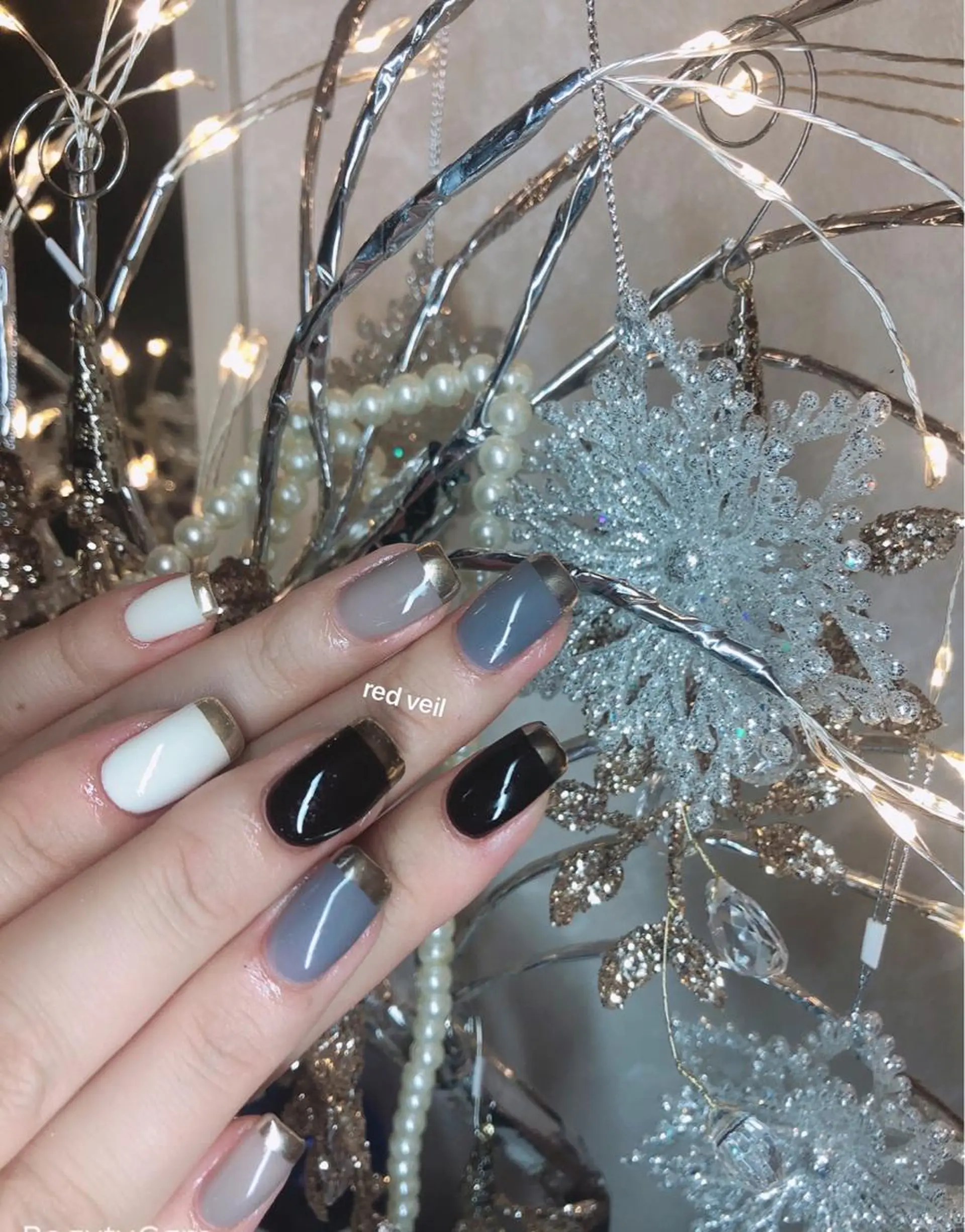 ミディアム ネイル 長さ出し専門 nynaのネイルデザイン