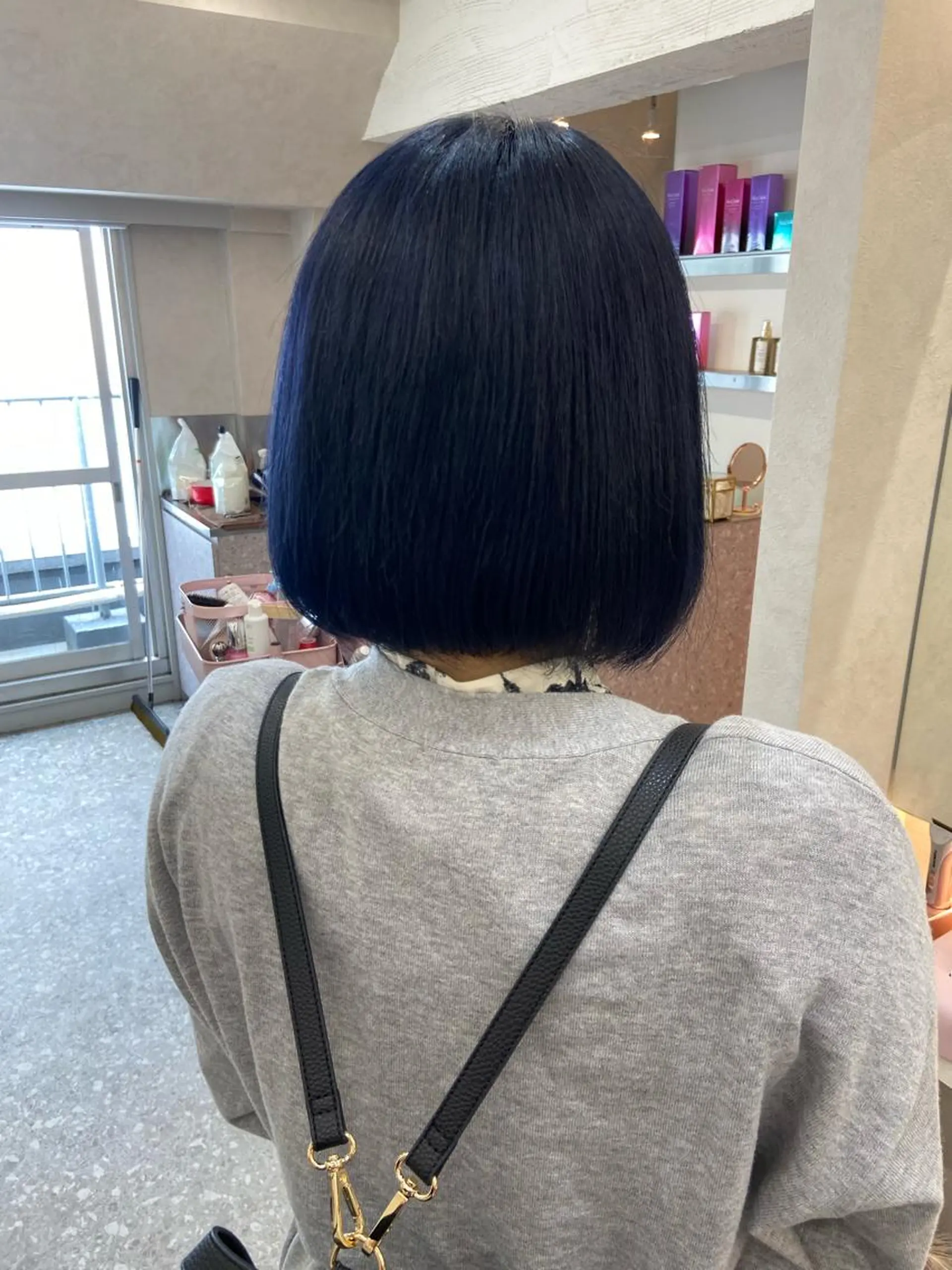 ミディアム カラー 黒髪 ブリーチ ブルーカラー ブルーブラック ケアブリーチ カット ヘアカラー トリートメント 新宿/韓国ヘア 中明度カラー/かやのヘアスタイル