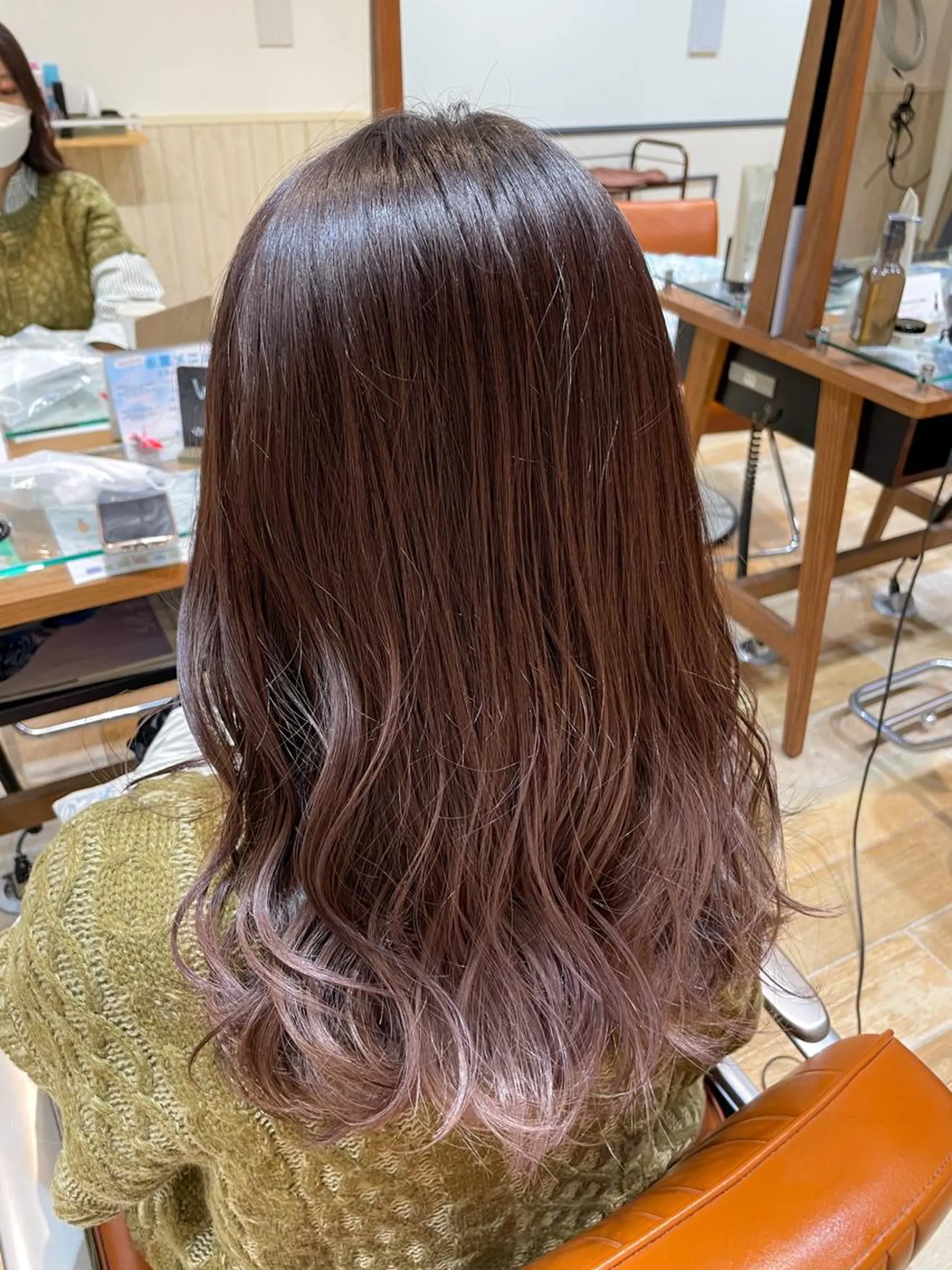 セミロング パープルカラー 松島 涼花のヘアスタイル