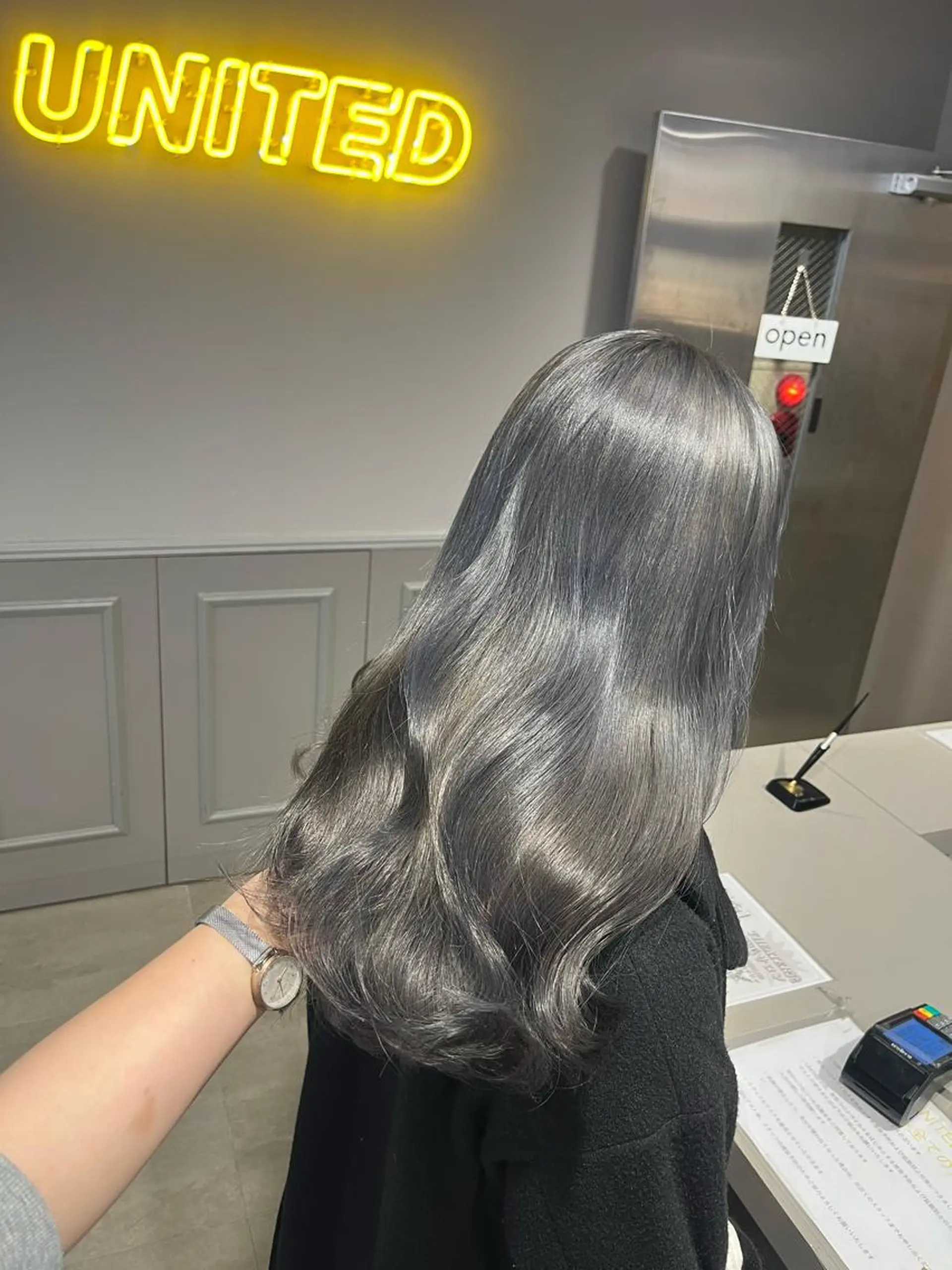 セミロング ヘアカラー トリートメント ヘッドスパ ヘアセット 寒色＆ブリーチ特化 寒色MiOのヘアスタイル