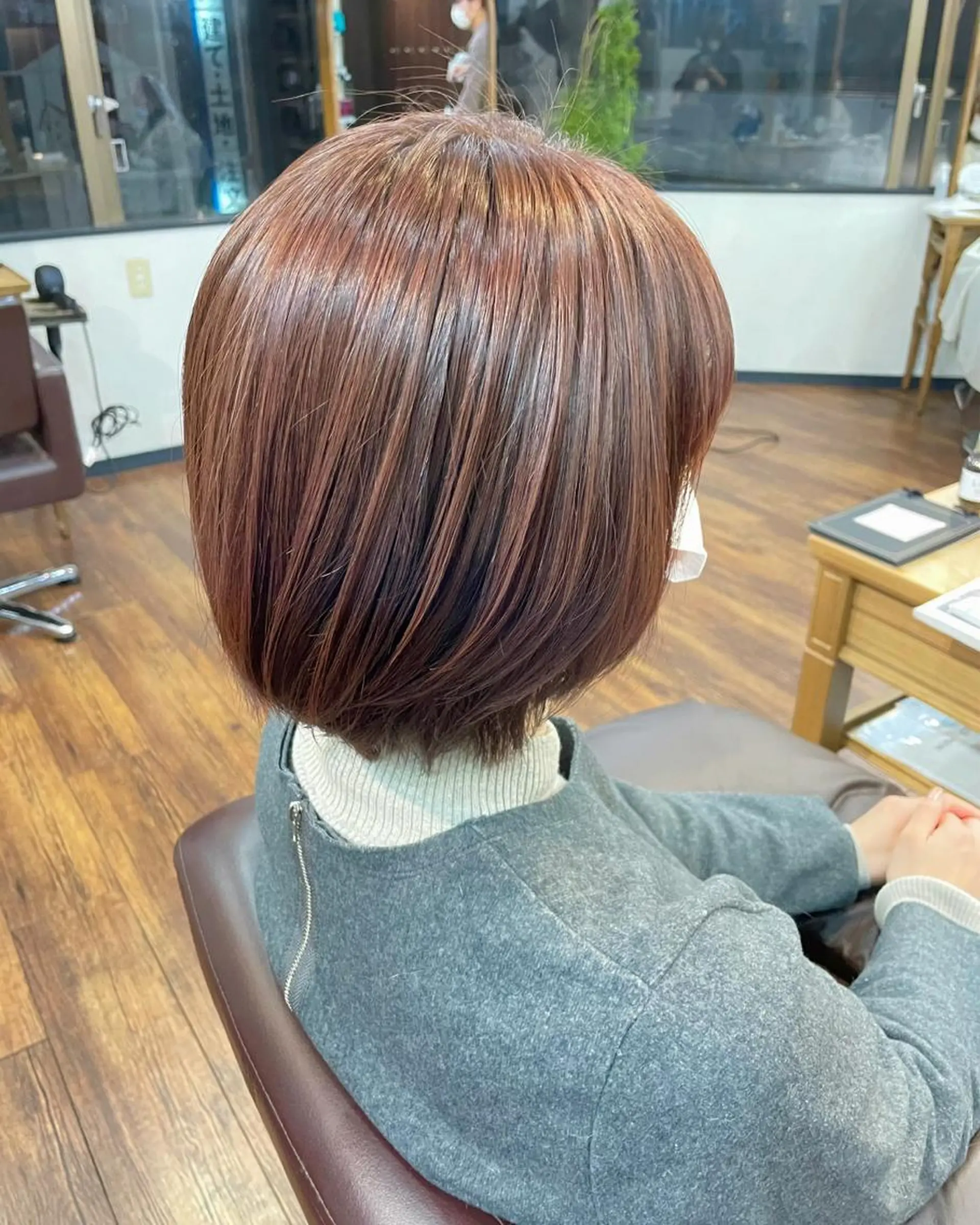 カラー レイヤーカット、 大人可愛い　中村美羅のヘアスタイル