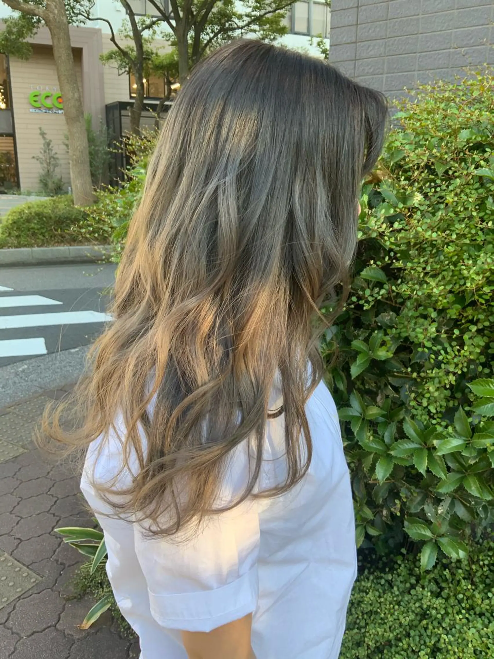 ロング アッシュ アッシュグレー ハイライト レイヤーカット トリートメント 韓国風ヘア♡ runaのヘアスタイル