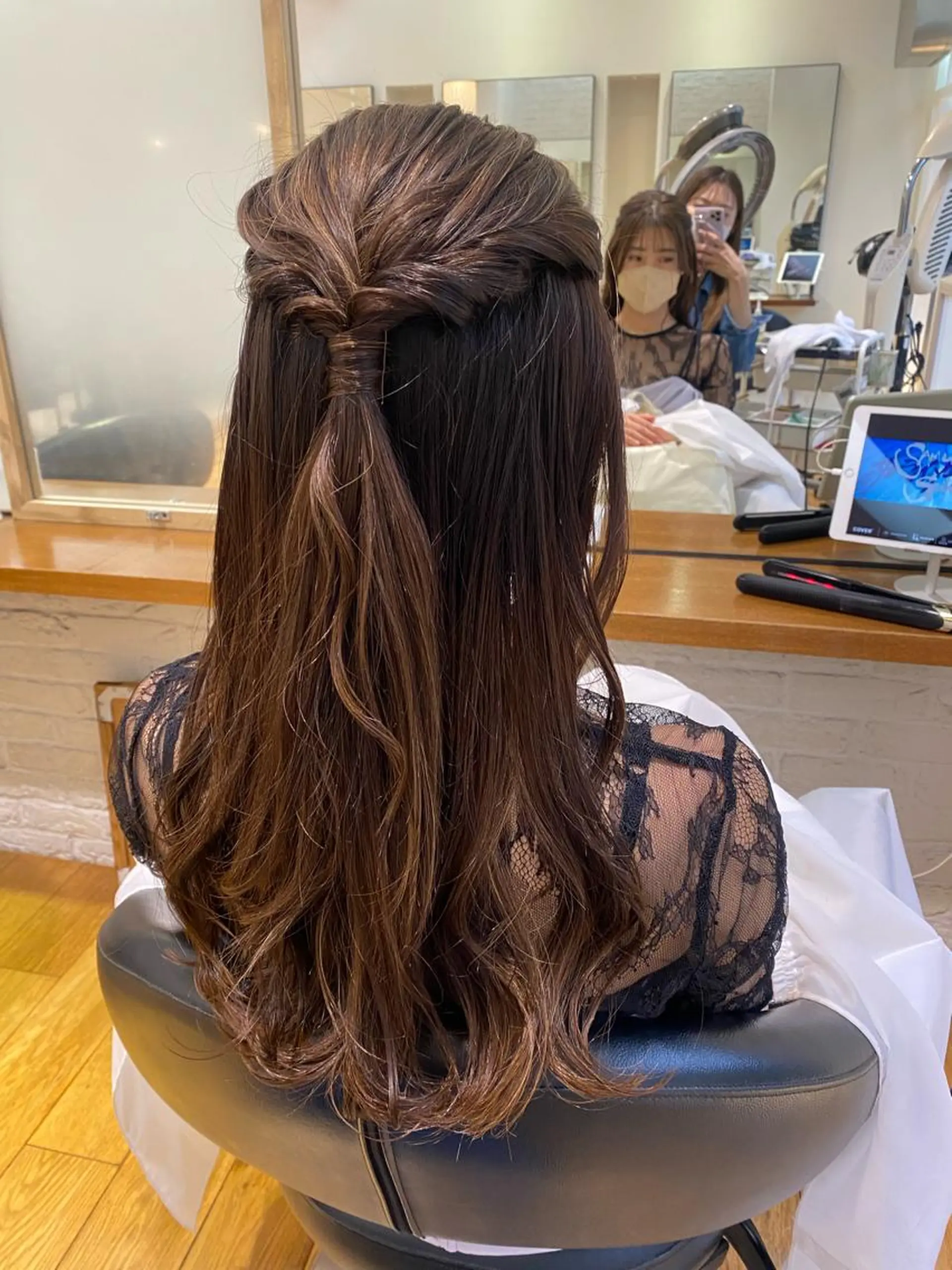 セミロング ヘアアレンジ ハーフアップ ヘアセット apish aoyama所属・武 愛子の眉毛・アイブロウイメージ