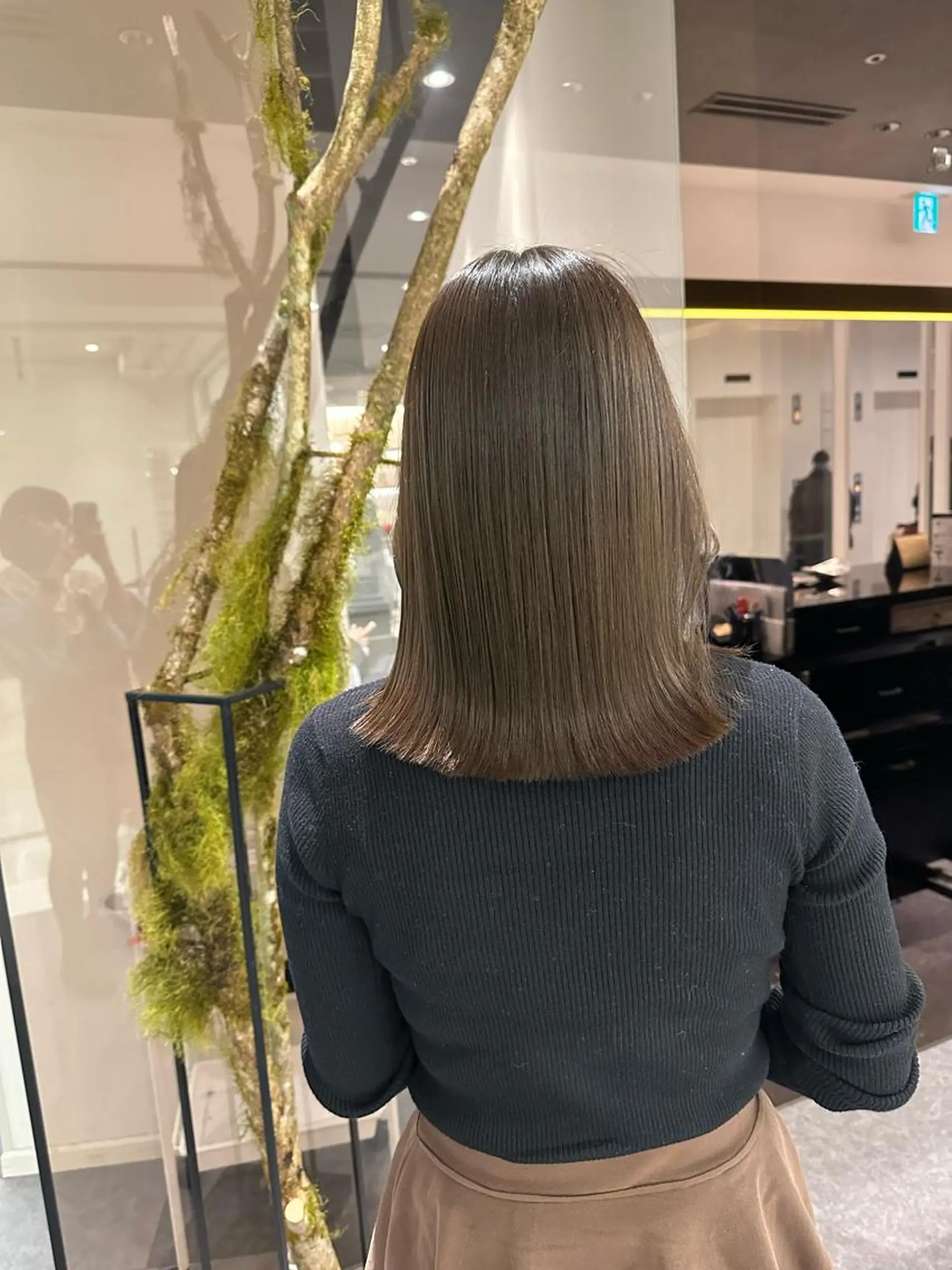 ミディアム カラー ミディアムパーマ ブリーチ イヤリングカラー ハイライトカラー インナーカラー カット 縮毛矯正 トリートメント 巻ける縮毛矯正/艶 カラーchika🩵のヘアスタイル