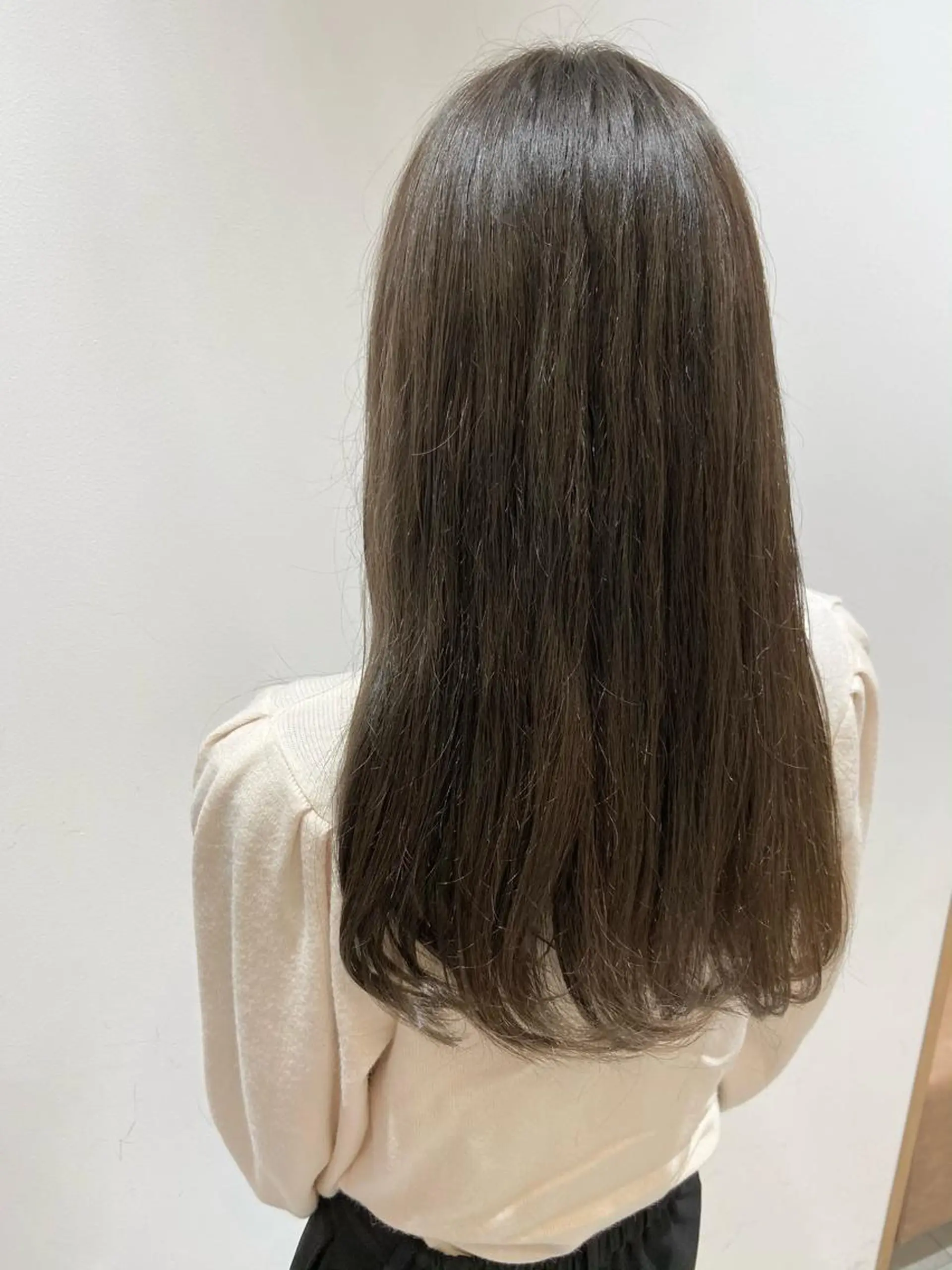 セミロング カラー ヘアカラー 🐺ウルフ/レイヤー 似合わせ‎🤍沙羅のヘアスタイル