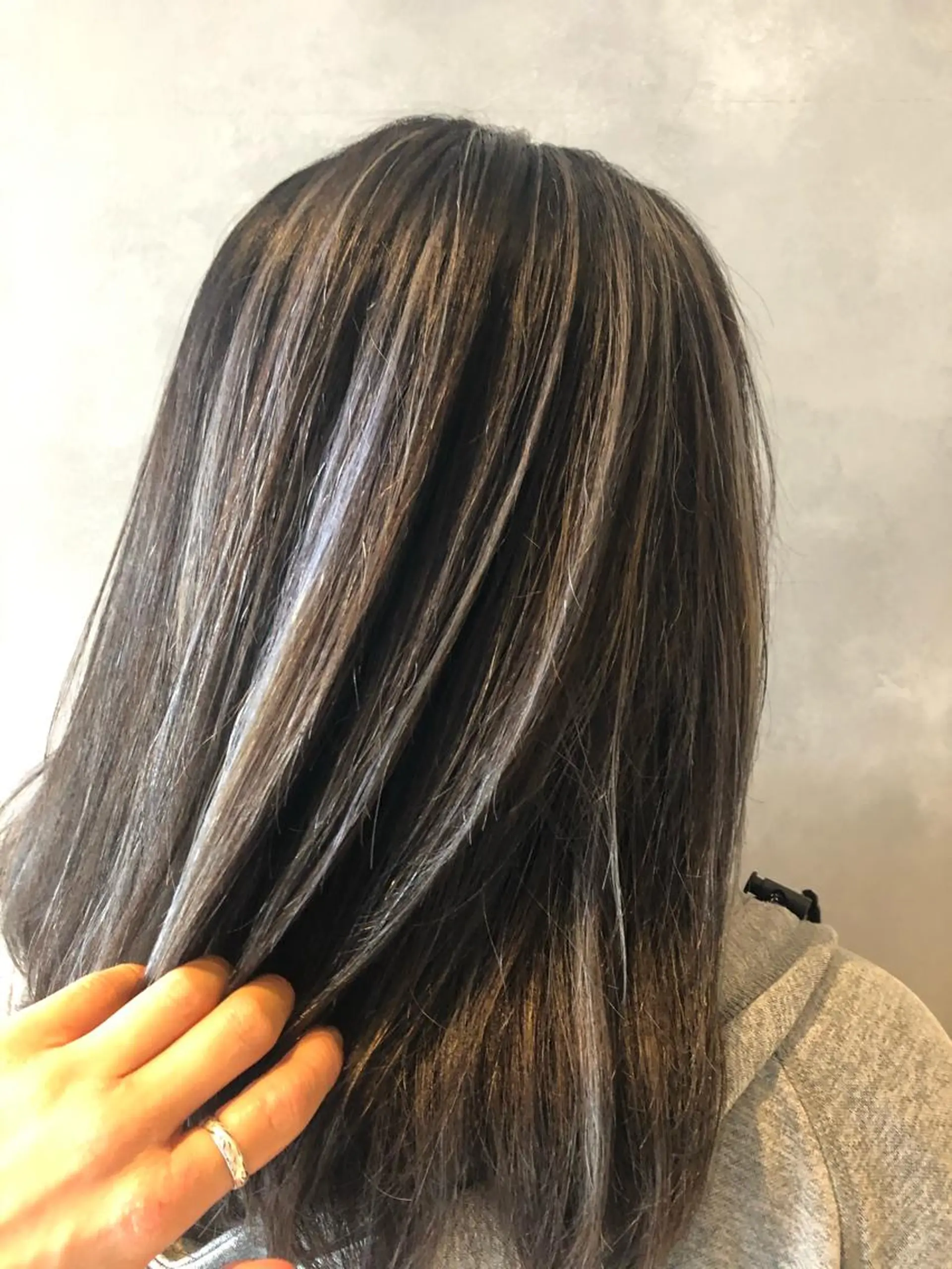 ミディアム カラー ハイライトカラー ハイライト 長谷川 沙紀のヘアスタイル