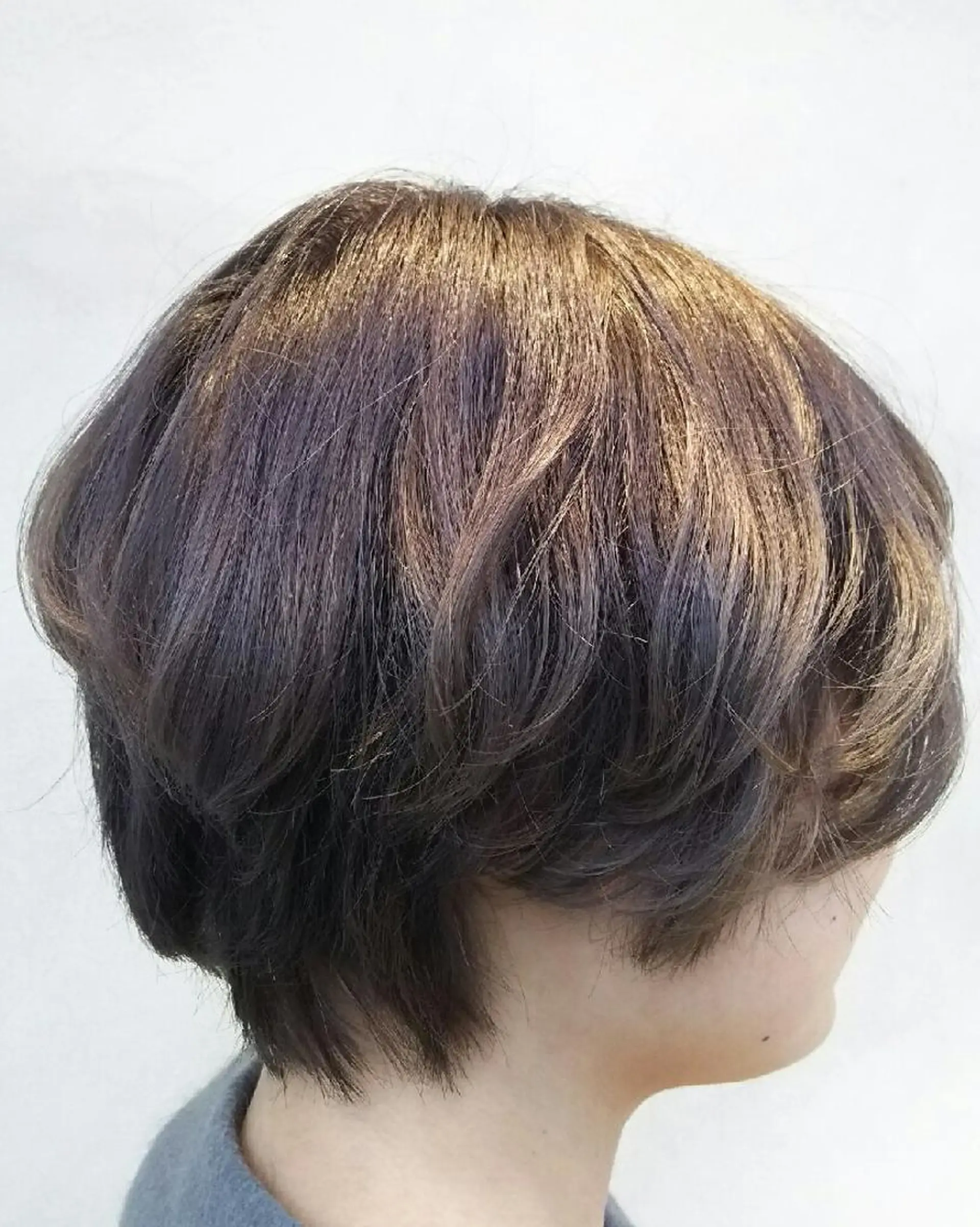 ショート カラー グレージュ バイオレットカラー バイオレットグレージュ SHAFT Ieiriのヘアスタイル