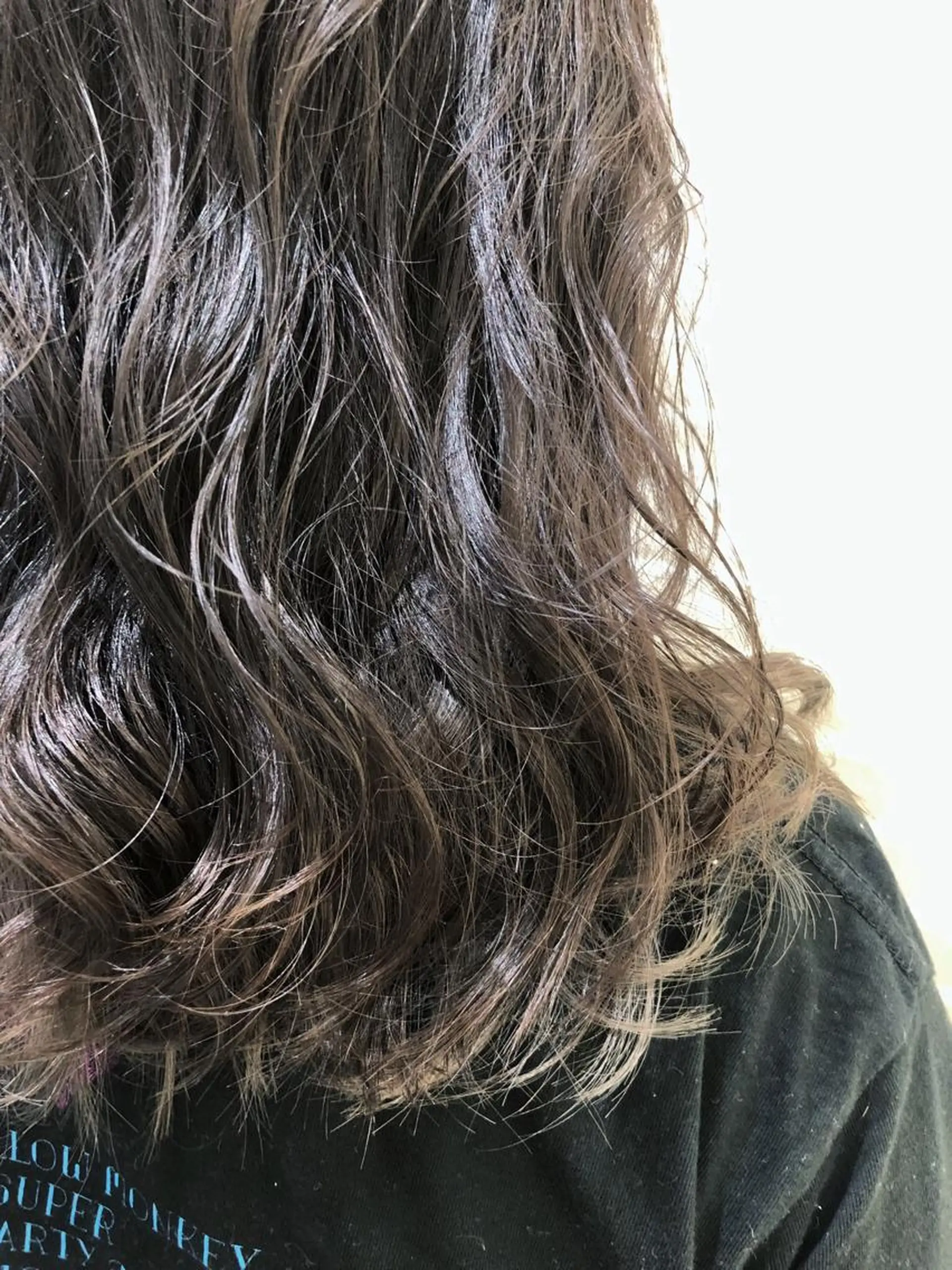 セミロング カラー ブリーチ ダブルカラー インナーカラー カット ヘアカラー トリートメント 山北 咲子のヘアスタイル