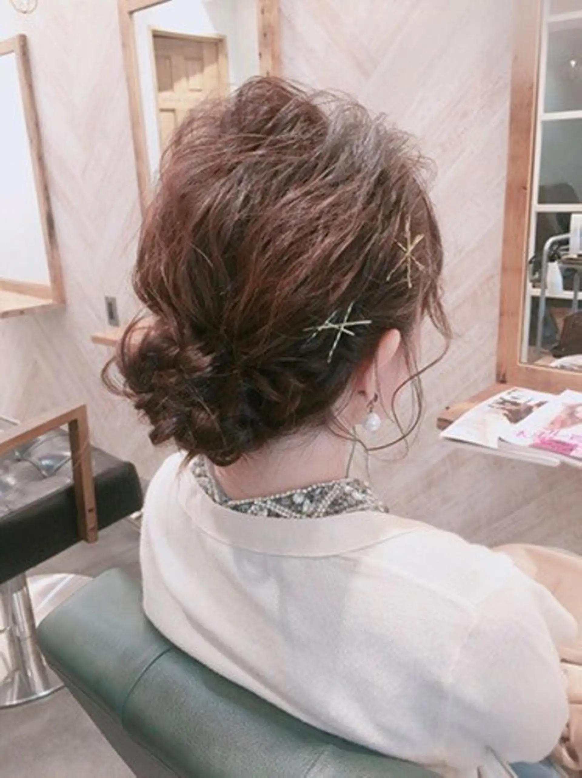 ミディアム セミロング カラー ヘアアレンジ 結婚式・ブライダル 三つ編み courage所属・kanako カナコのヘアスタイル