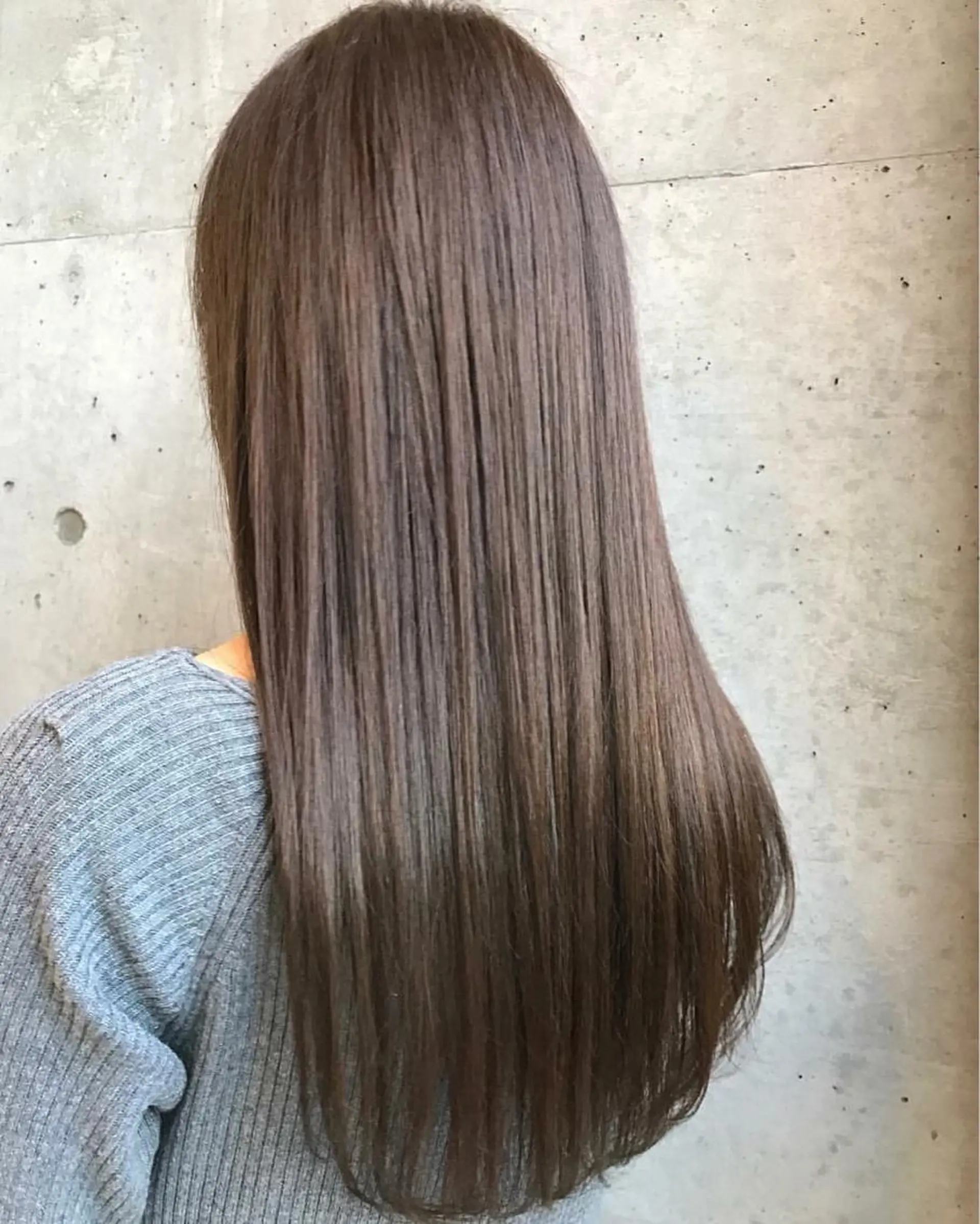 セミロング ロング カラー グレージュ トリートメント 大栗 佑也  髪質改善のヘアスタイル