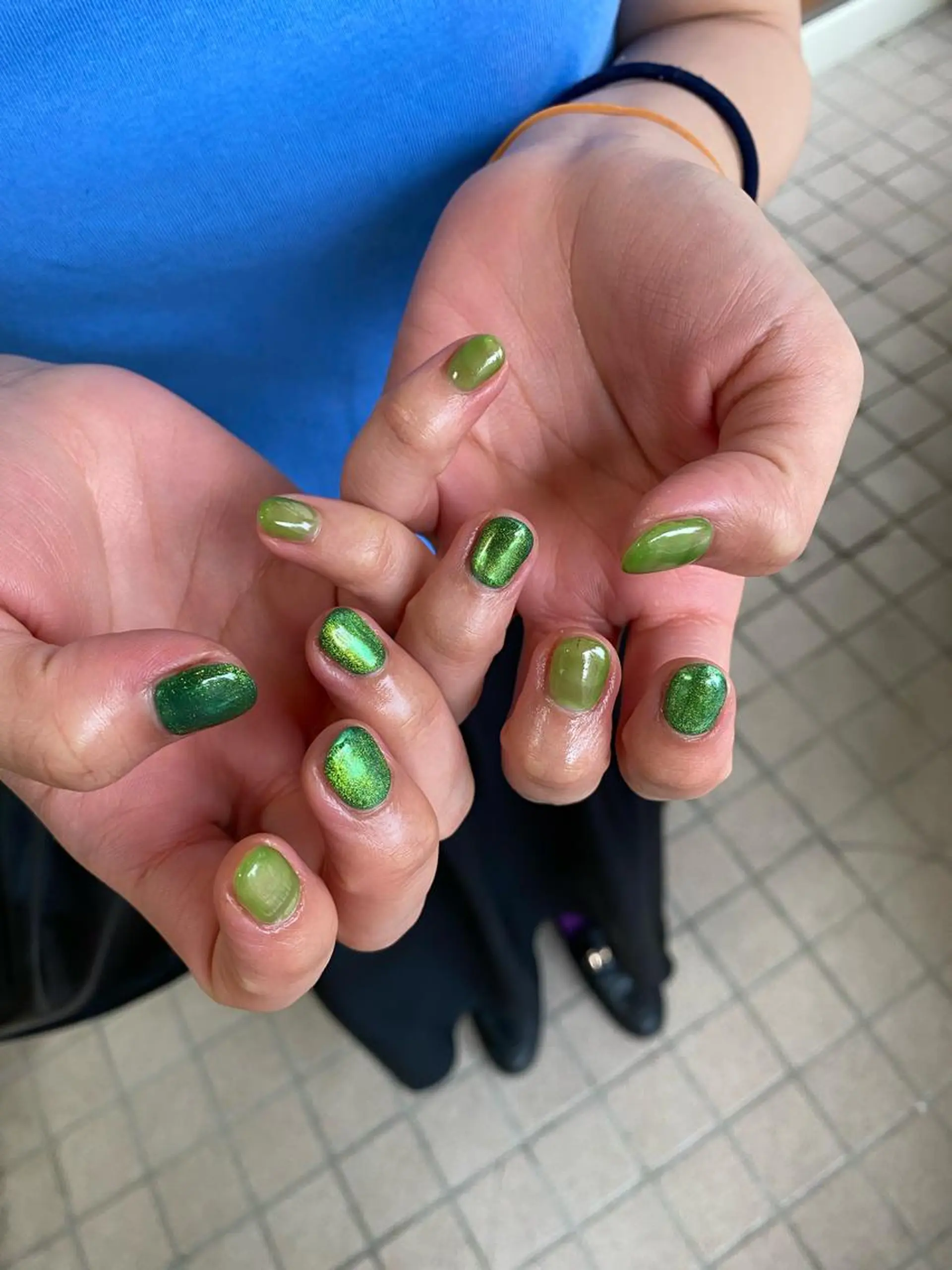 ネイル グリーン ハンドネイル nable.所属・栗林 実莉のネイルデザイン