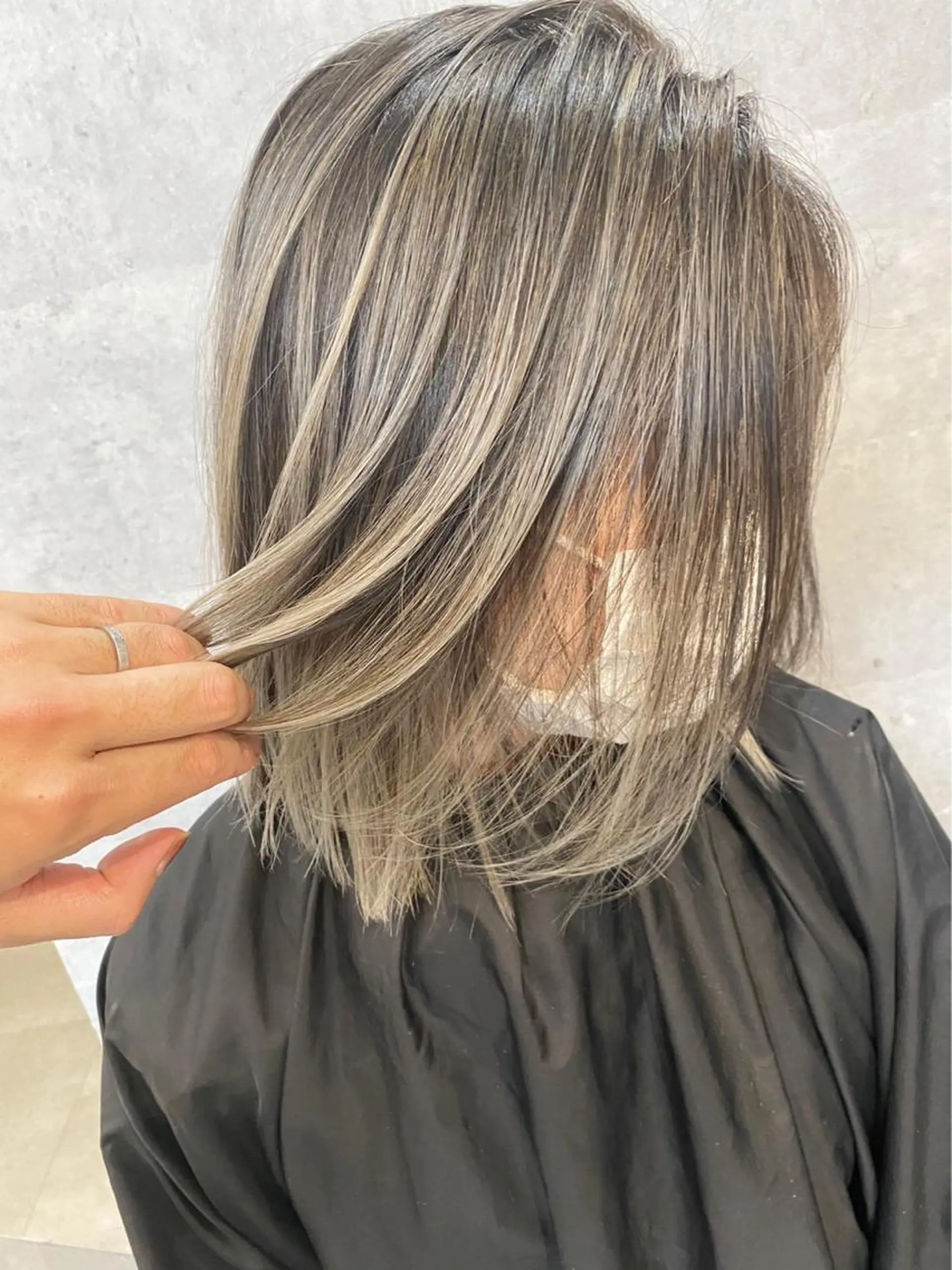 ミディアム カラー Lia所属・皆木 智晴のヘアスタイル