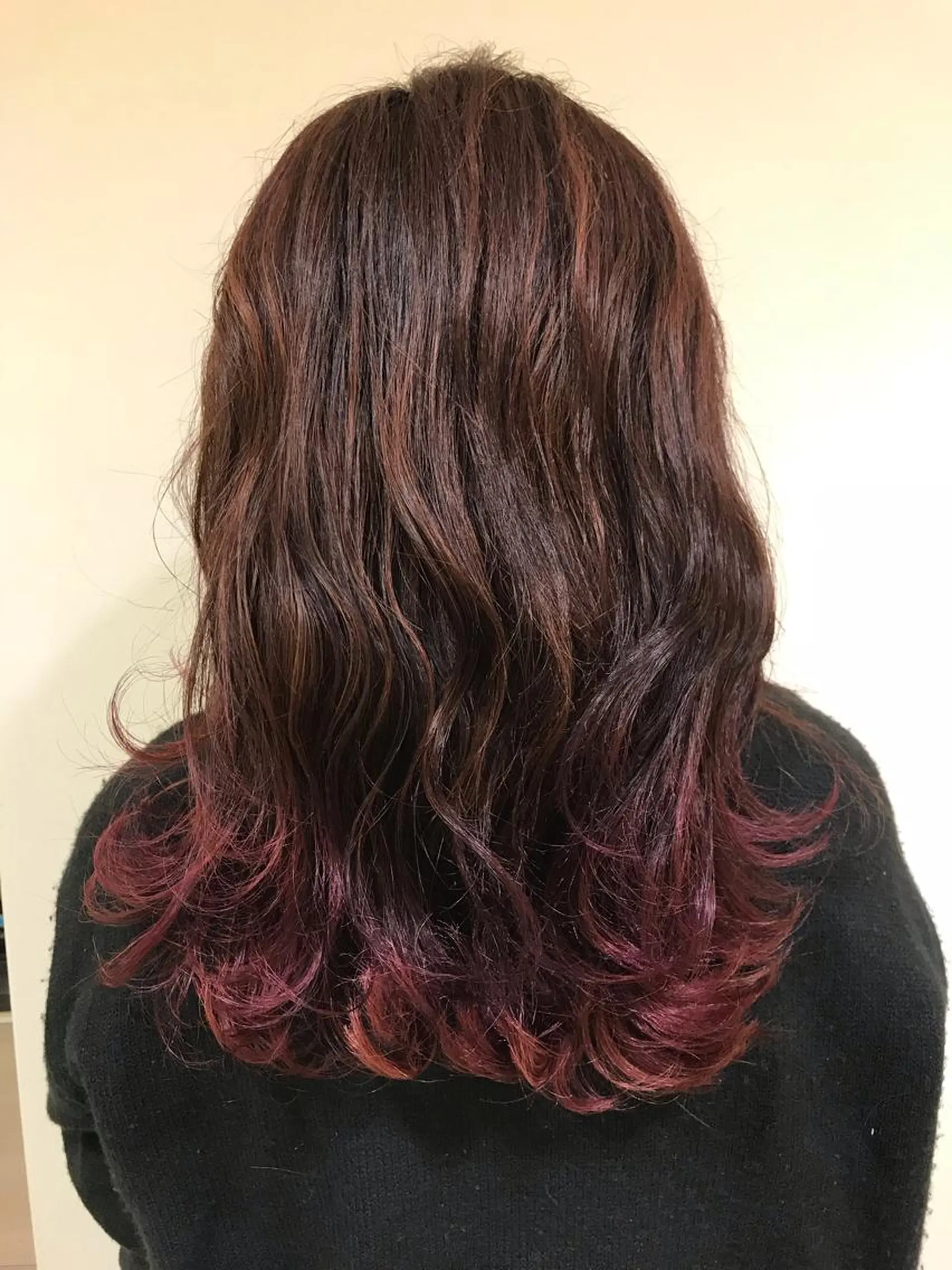 ミディアム 長井 麻帆のヘアスタイル