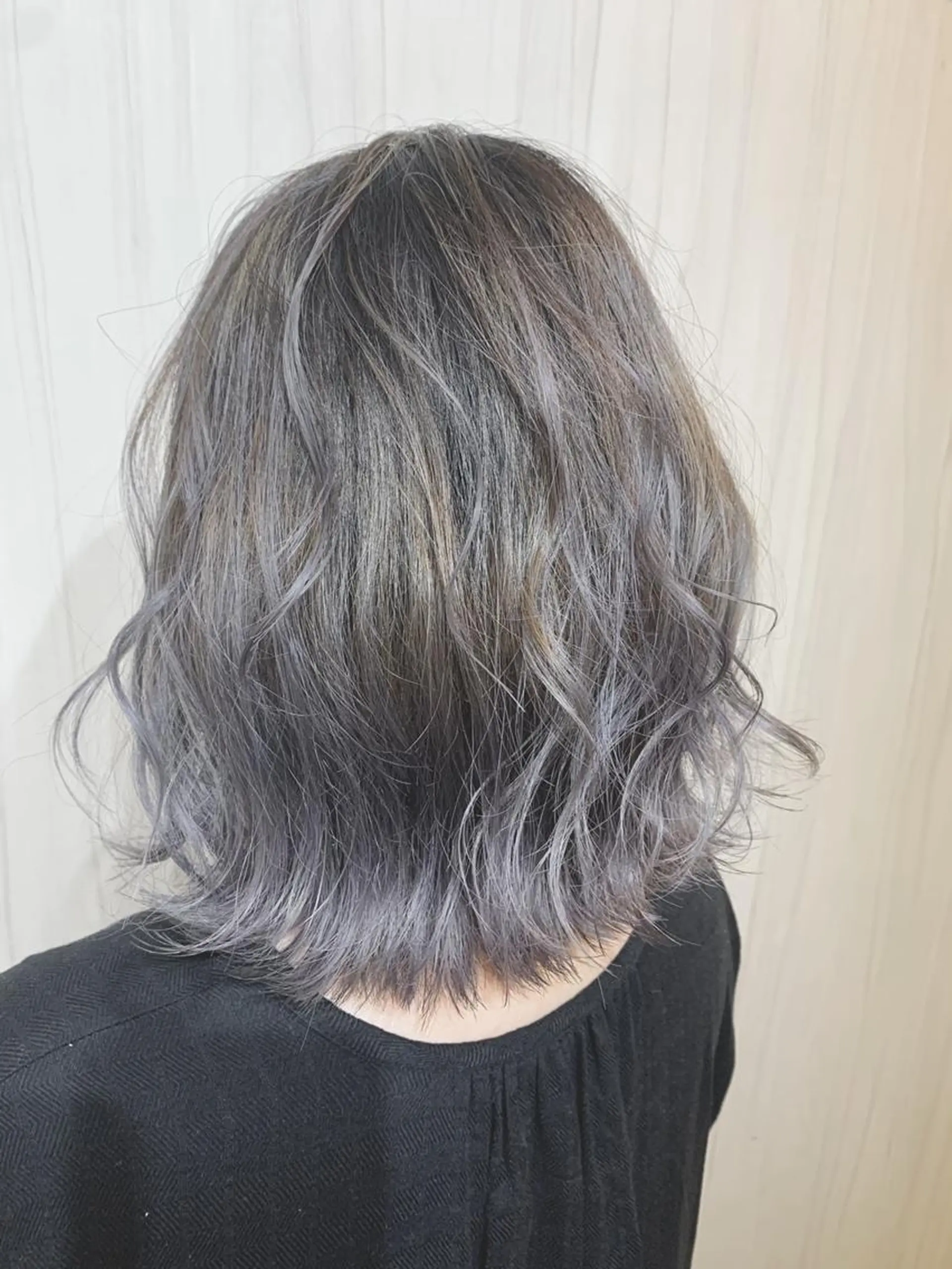 ミディアム パーマ カラー ヘアアレンジ 嶋村夏実🌼レイヤー 🌸白髪ぼかしのヘアスタイル