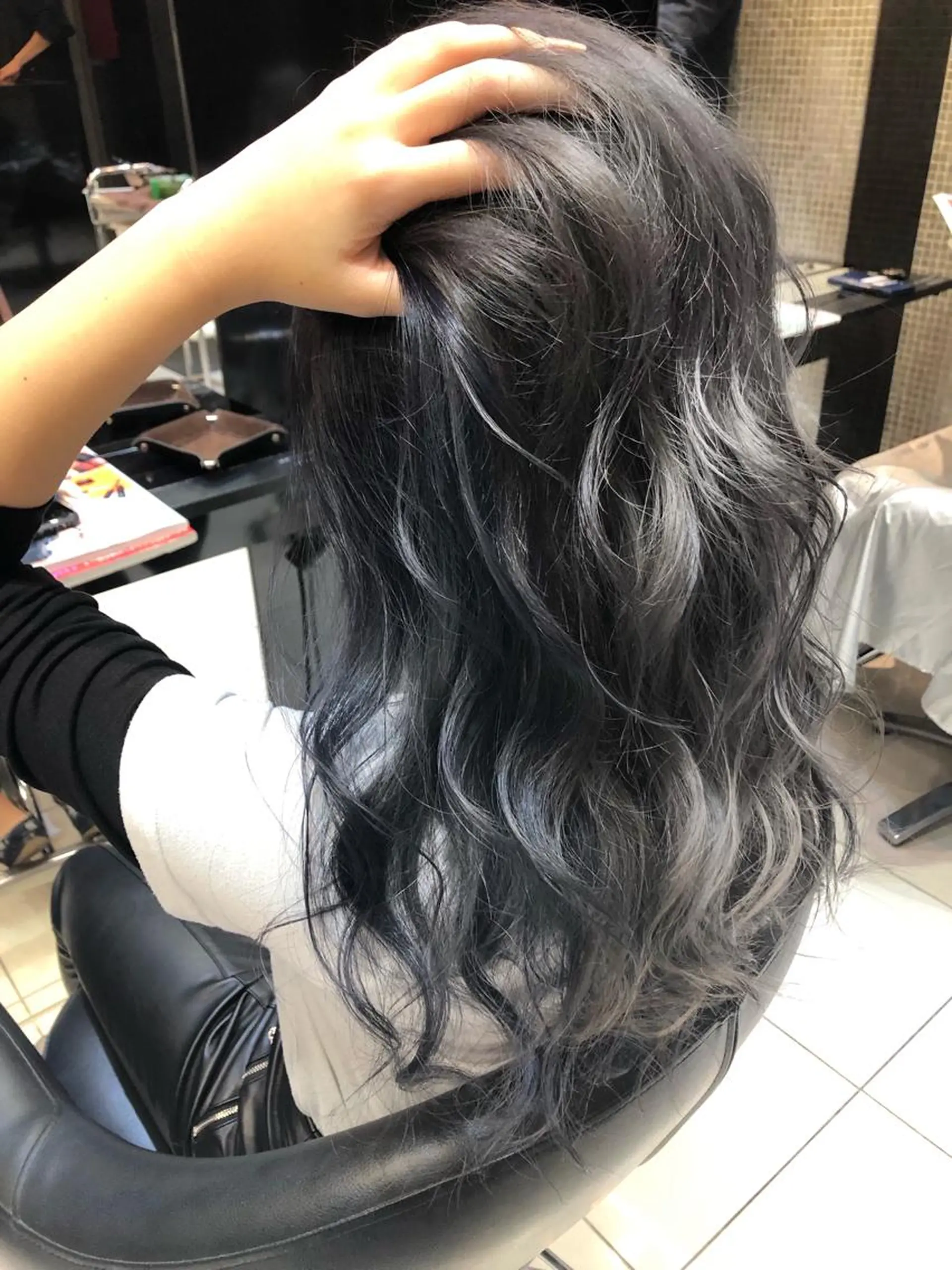 ロング カラー ネイビーカラー 女性リピ90%🍨 🩷佐藤みずきのヘアスタイル