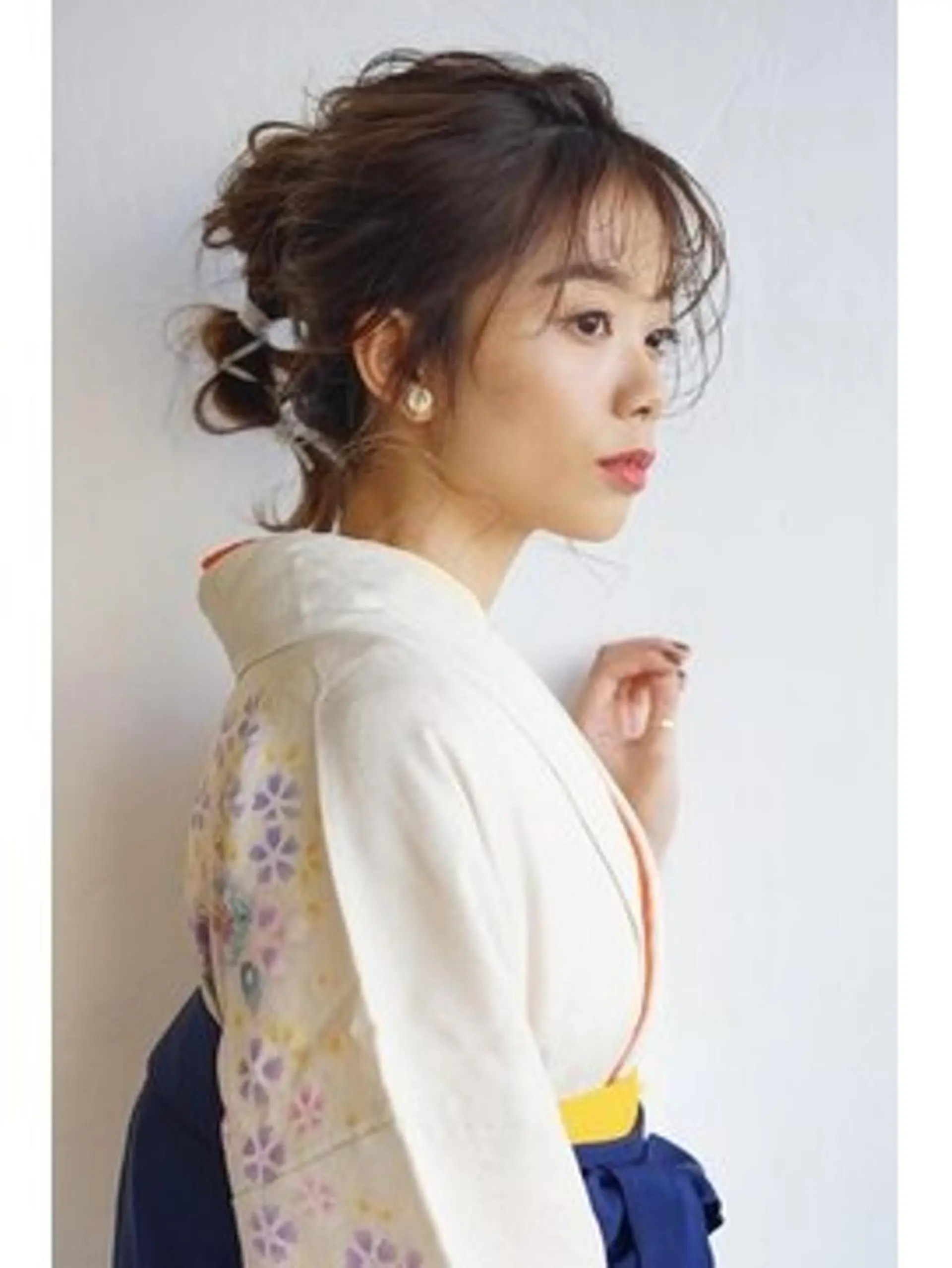 ヘアアレンジ 成人式 ハーフアップ ボブ 卒業式のヘアスタイル おくれ毛 Neolive plus所属・前田 裕介のヘアスタイル