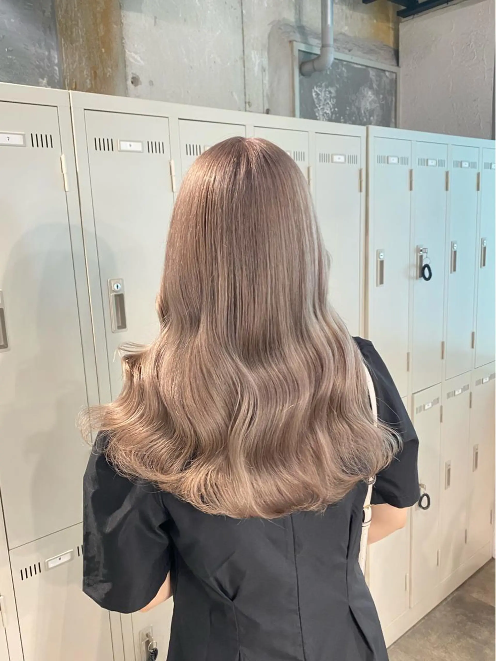 セミロング カラー エフェクトブリーチ 🌟前澤啓太朗のヘアスタイル