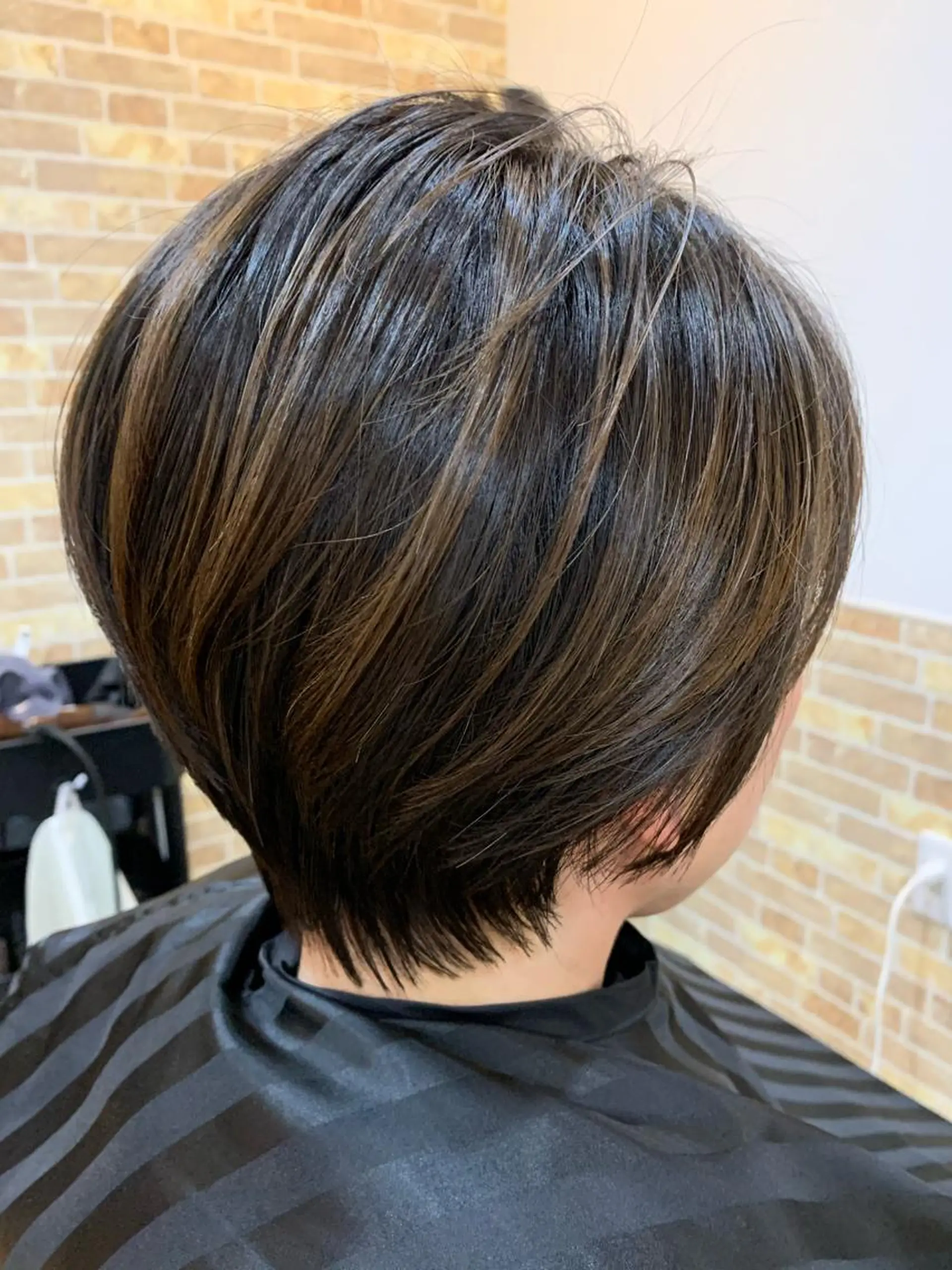 ショート カラー バレイヤージュ ハイライトカラー ハイライト レイヤーカット ショートヘア ヘアカラー hair house templado所属・ヘアーハウス テンプラードのヘアスタイル