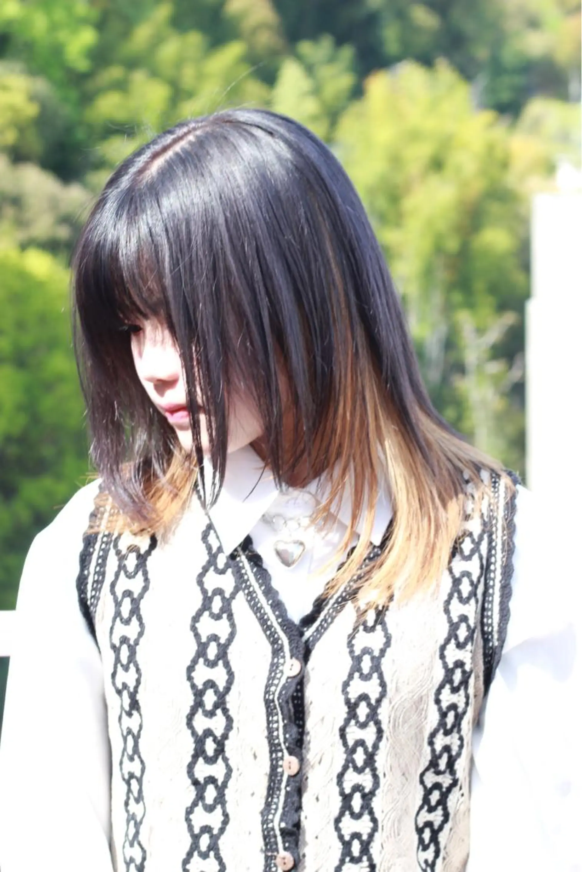 ミディアム カラー インナーカラー シルバー カット Viage （ビアージュ）のヘアスタイル