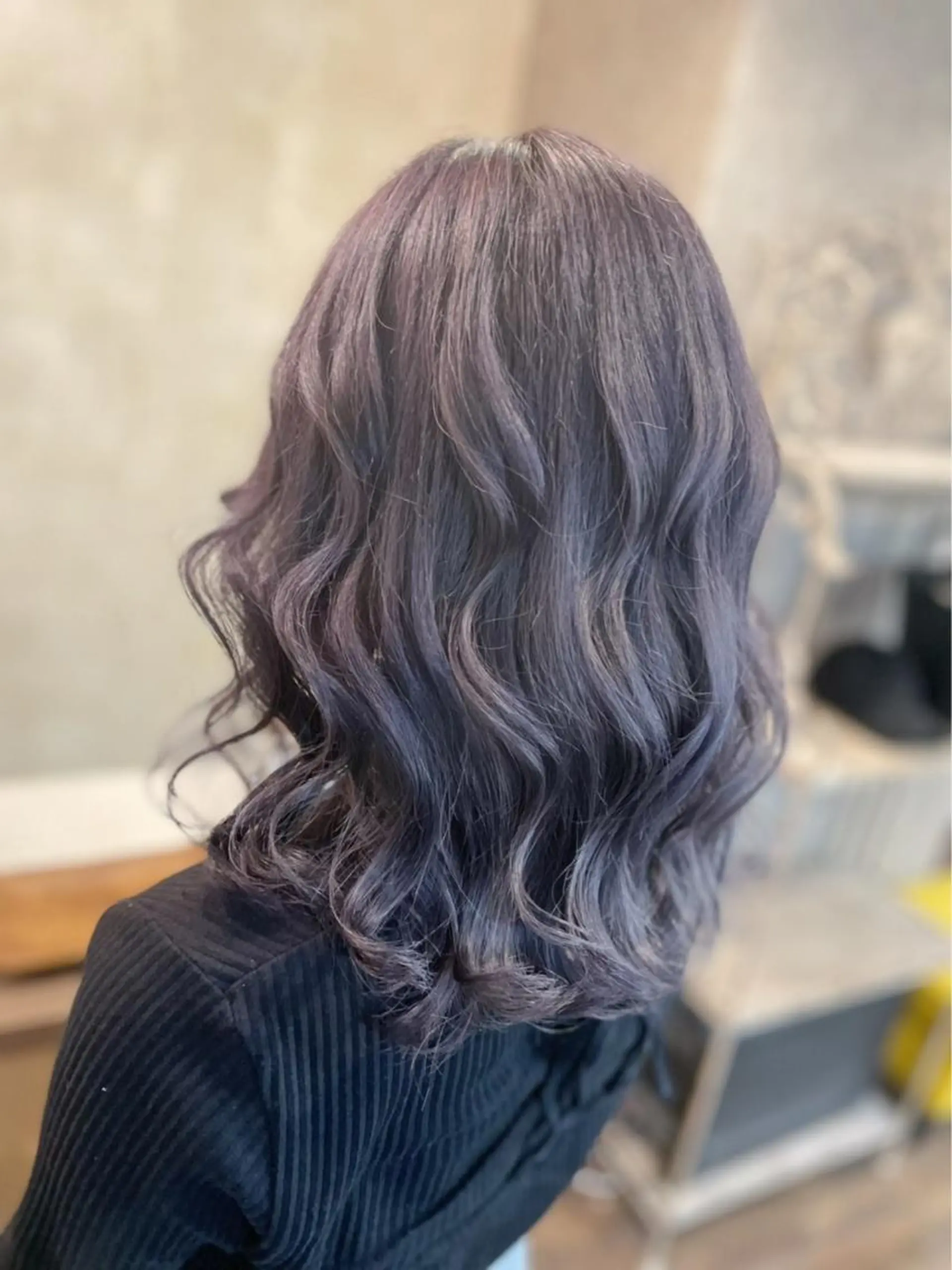セミロング カラー ヘアアレンジ ブルーカラー ブルーバイオレット ハイトーンカラー バイオレットカラー ヘアカラー トリートメント 田井中 悠紀のヘアスタイル
