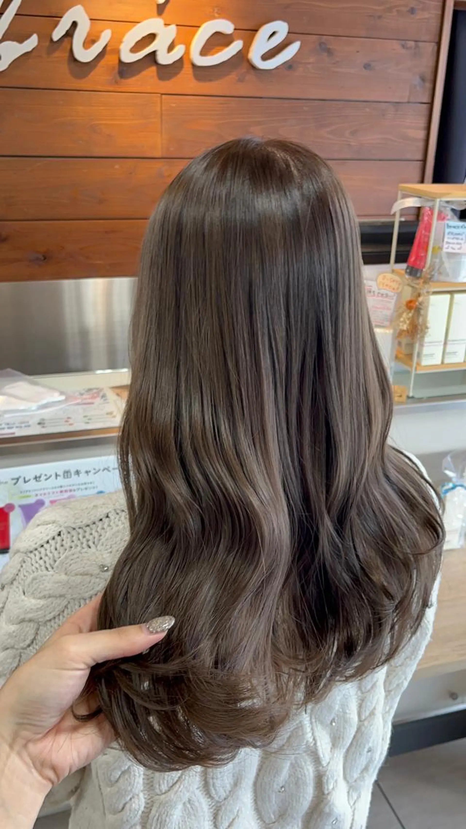 ロング カラー ヘアアレンジ ブラウンカラー オリーブブラウン カット ヘアカラー トリートメント インナー×縮毛矯正 ピンクカラー澤井里菜のヘアスタイル
