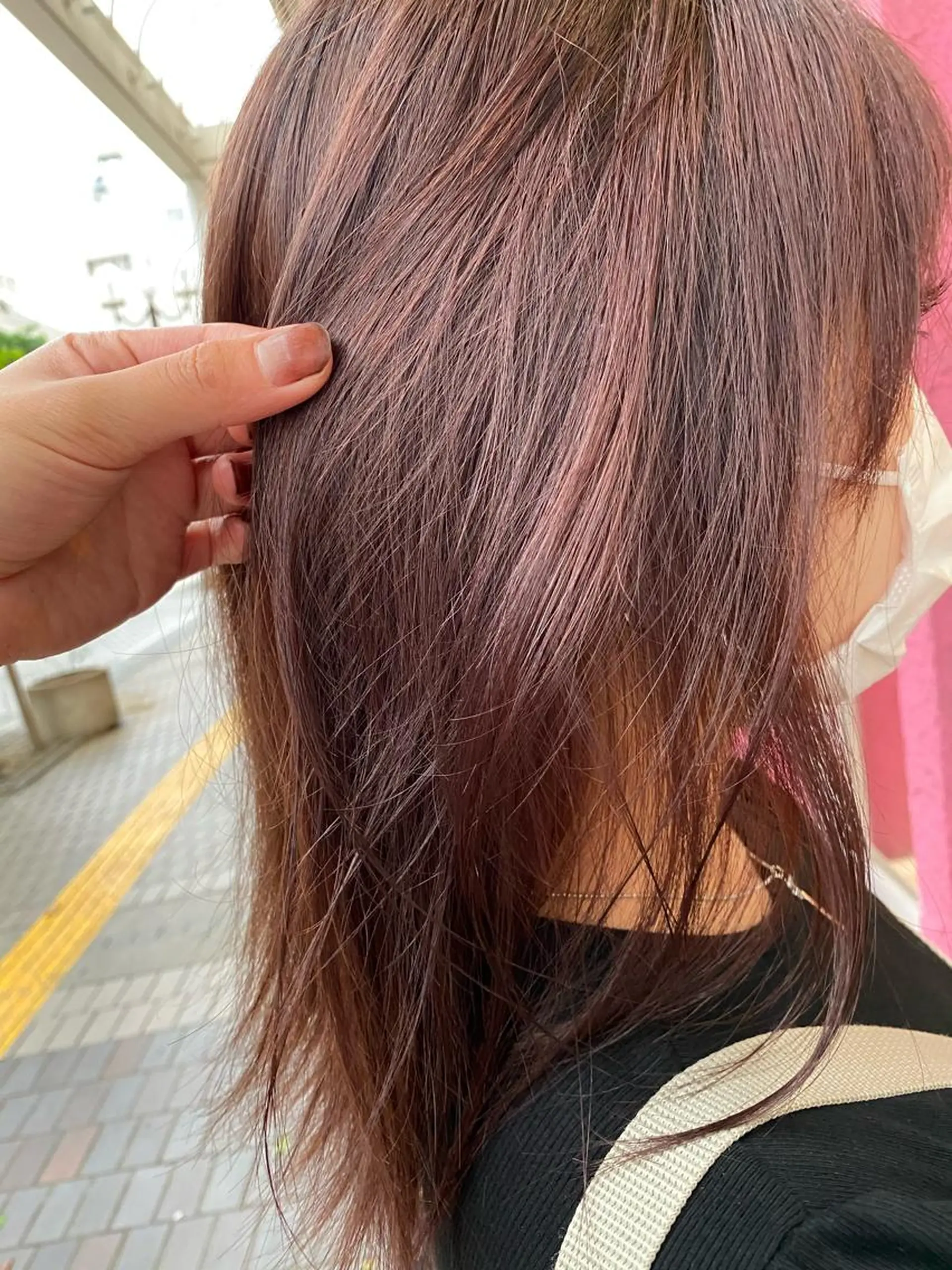 ミディアム カラー ブラウンカラー ピンクカラー ピンクブラウン mori by little所属・デザインカラー✨新倉 佑奈のヘアスタイル