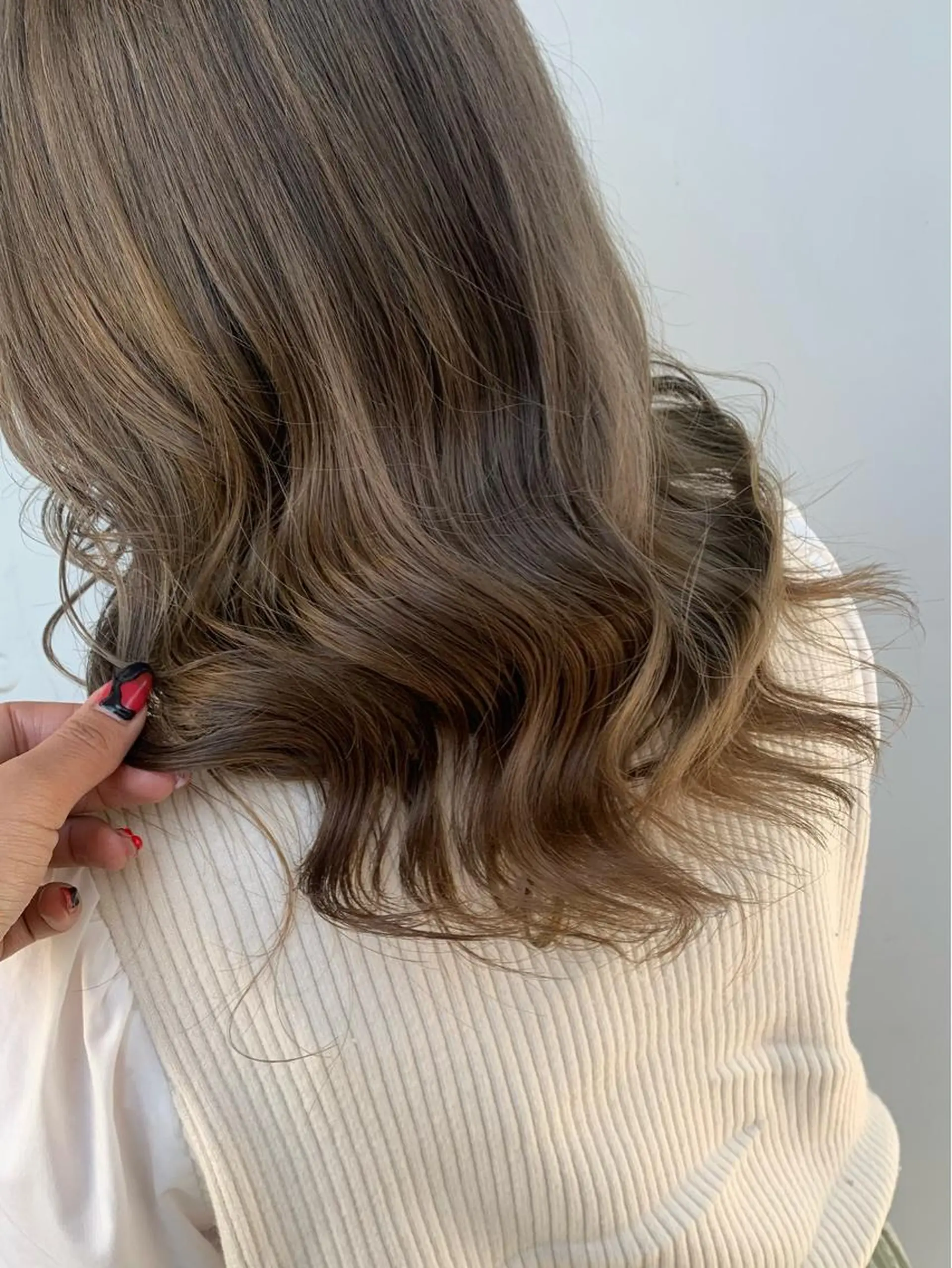 ミディアム もにか🌞原宿/渋谷 🌝ブリーチカラーのヘアスタイル