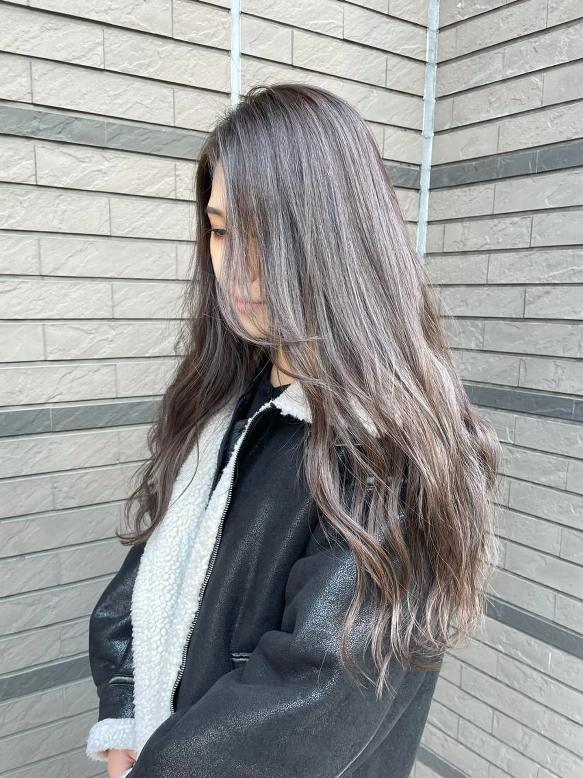 ロング カラー カット ヘアカラー トリートメント 西村あきや トレンド韓国ヘアのヘアスタイル