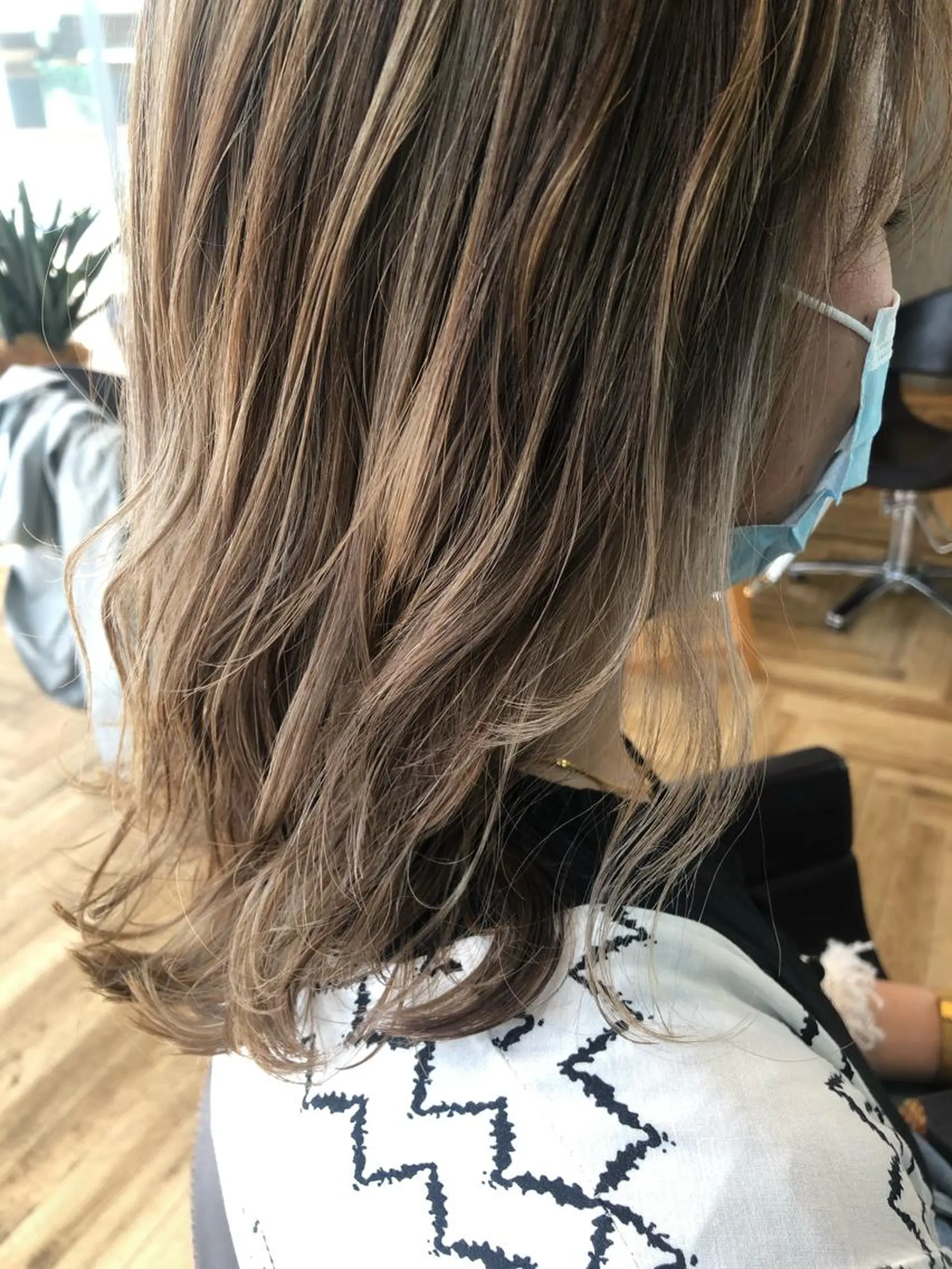 セミロング カラー 🌈艶カラー× メンズパーマ永埜🌈のヘアスタイル