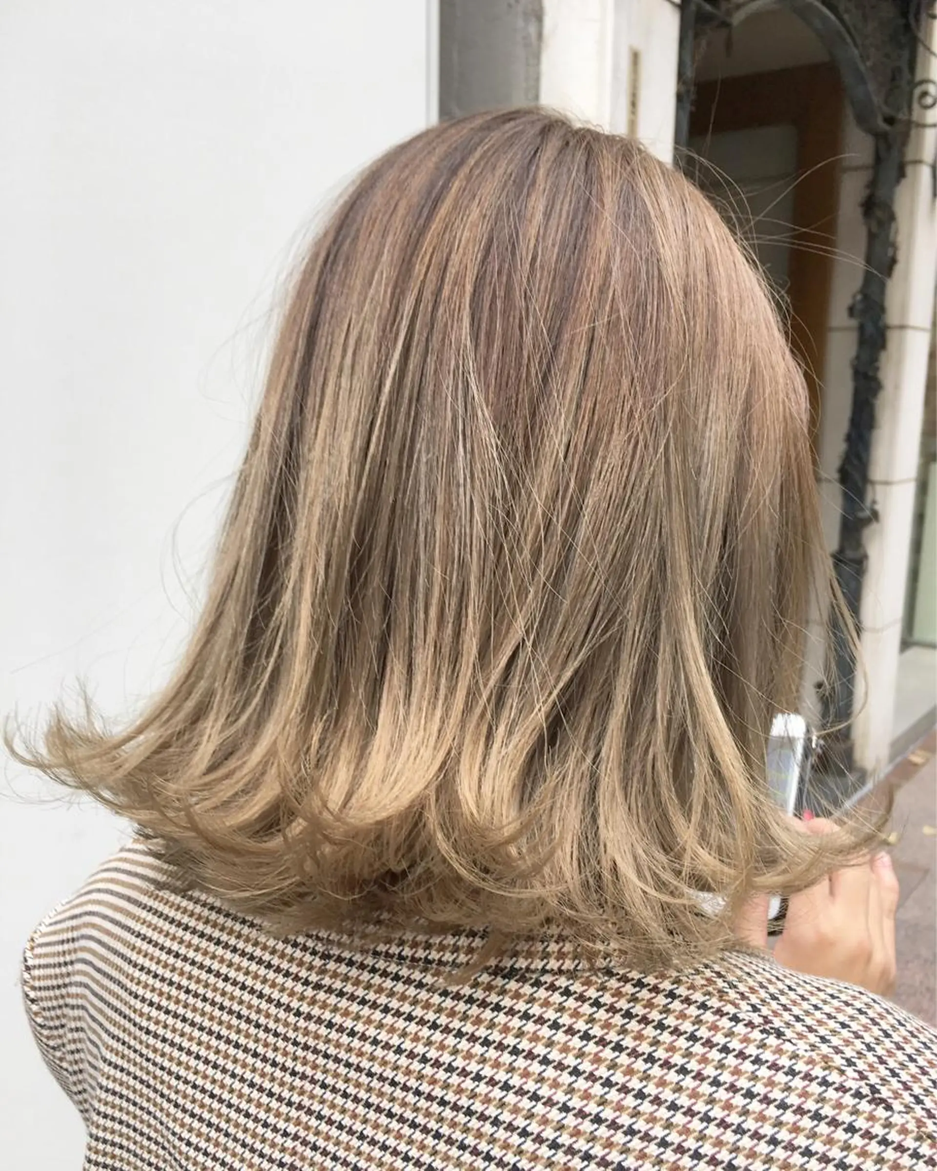 ミディアム salowin 原宿 aroa所属・韓国／ハッシュカット ／透明感カラー／金野のヘアスタイル