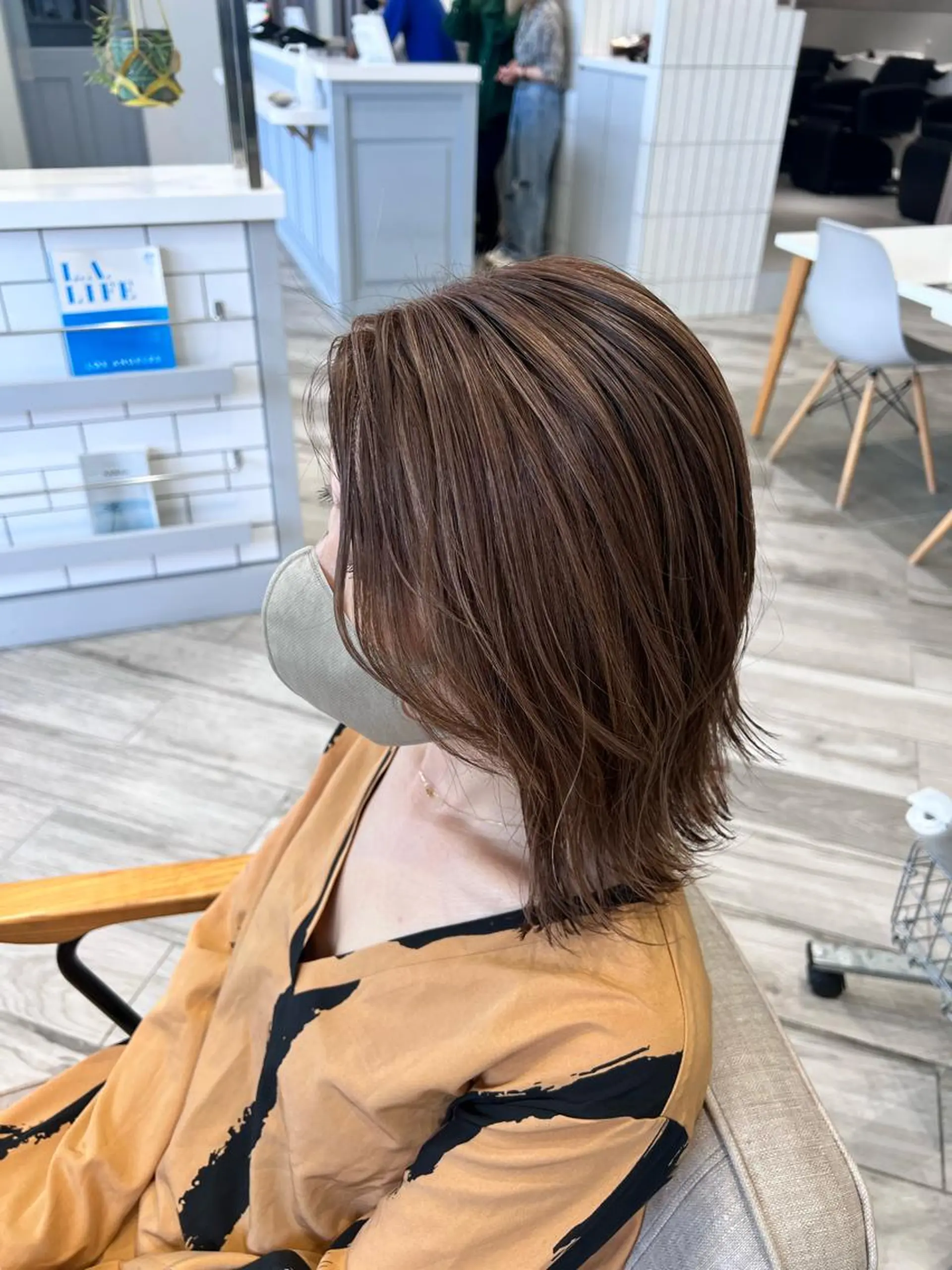 ミディアム ハイライト 中嶋 彩乃のヘアスタイル