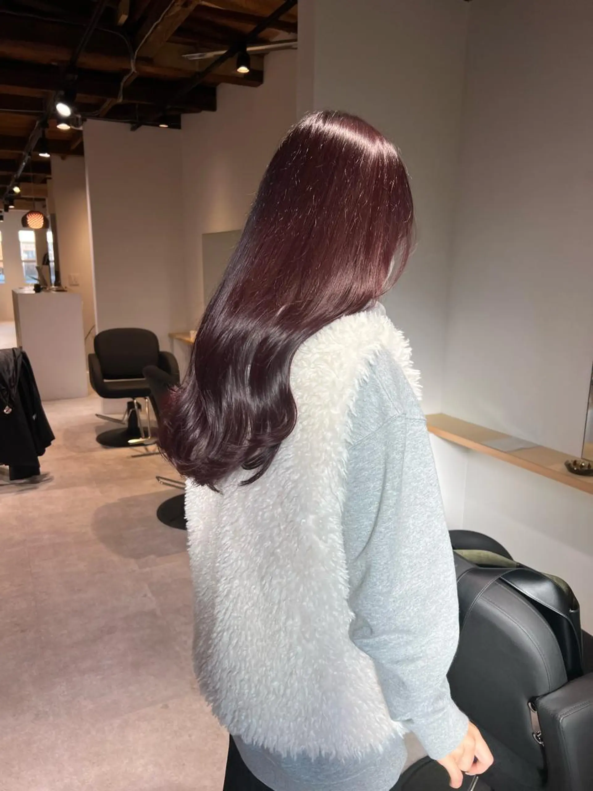 ロング カラー ブリーチ ラベンダーカラー ブリーチなしカラー ピンクカラー レッドカラー カット ヘアカラー トリートメント io濱川 遥のヘアスタイル