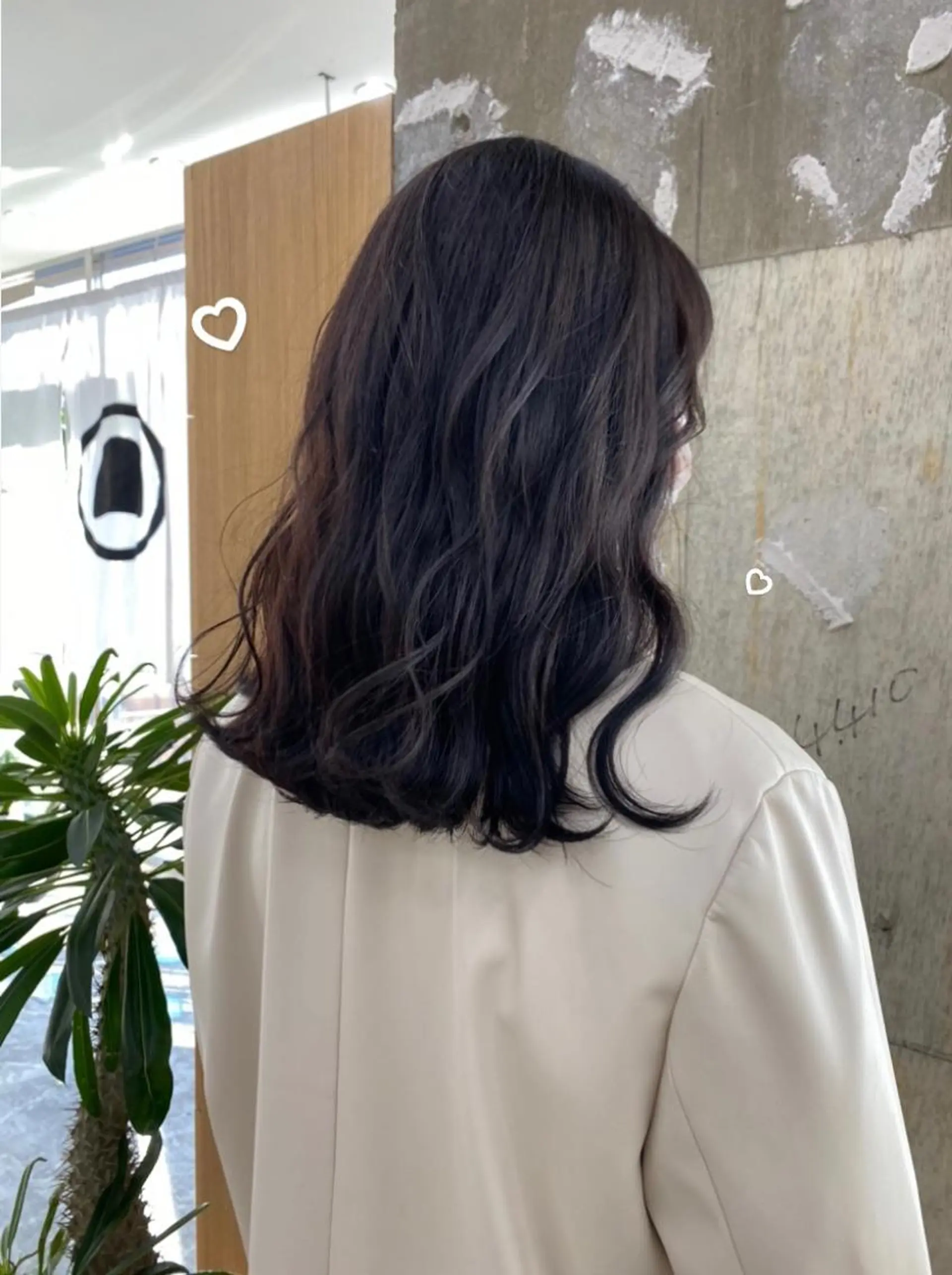 カラー kvell by urban.所属・KVELL ユナのヘアスタイル