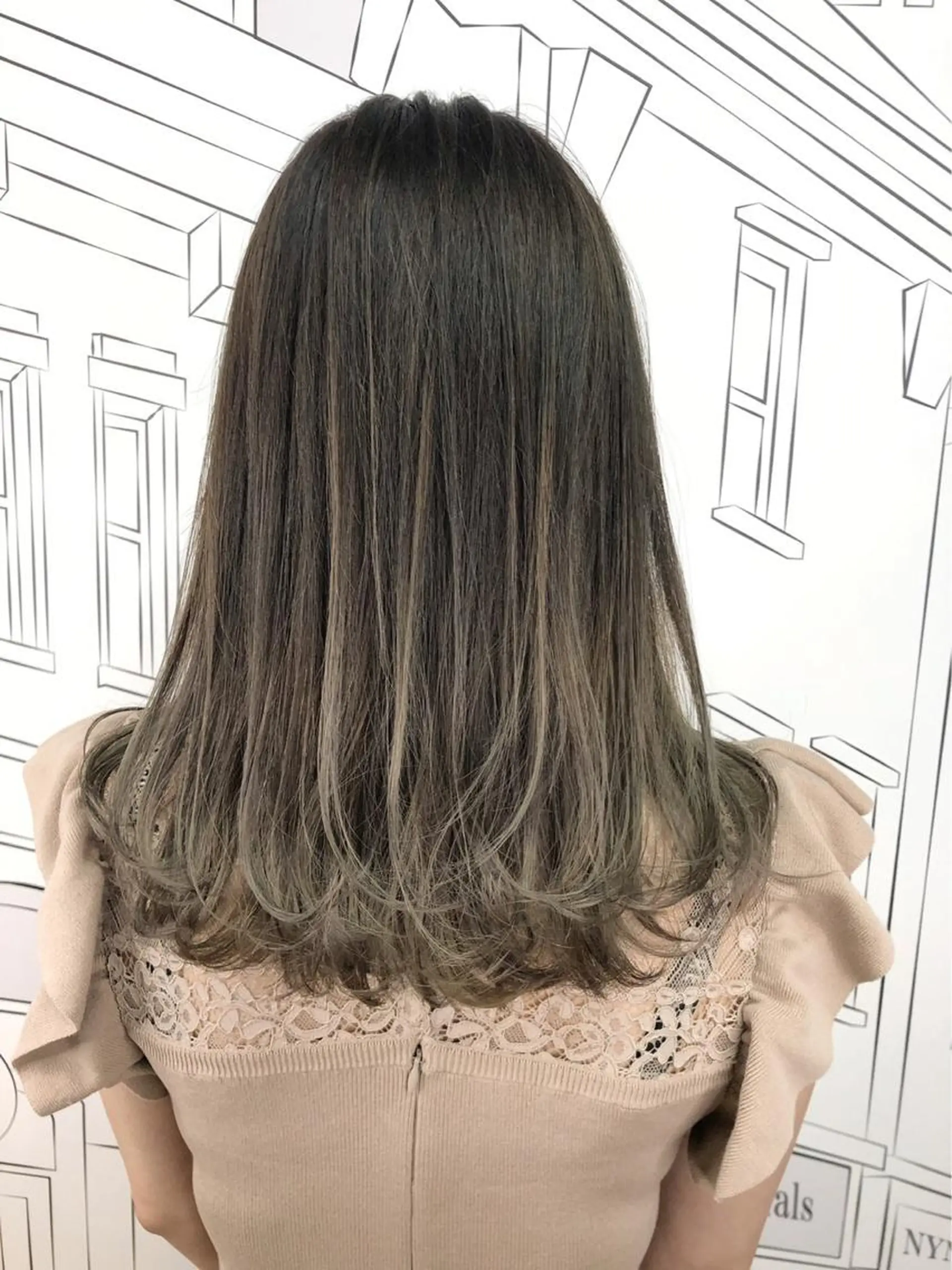 セミロング ルレイル　シェアサロン所属・坪井 彰吾のヘアスタイル