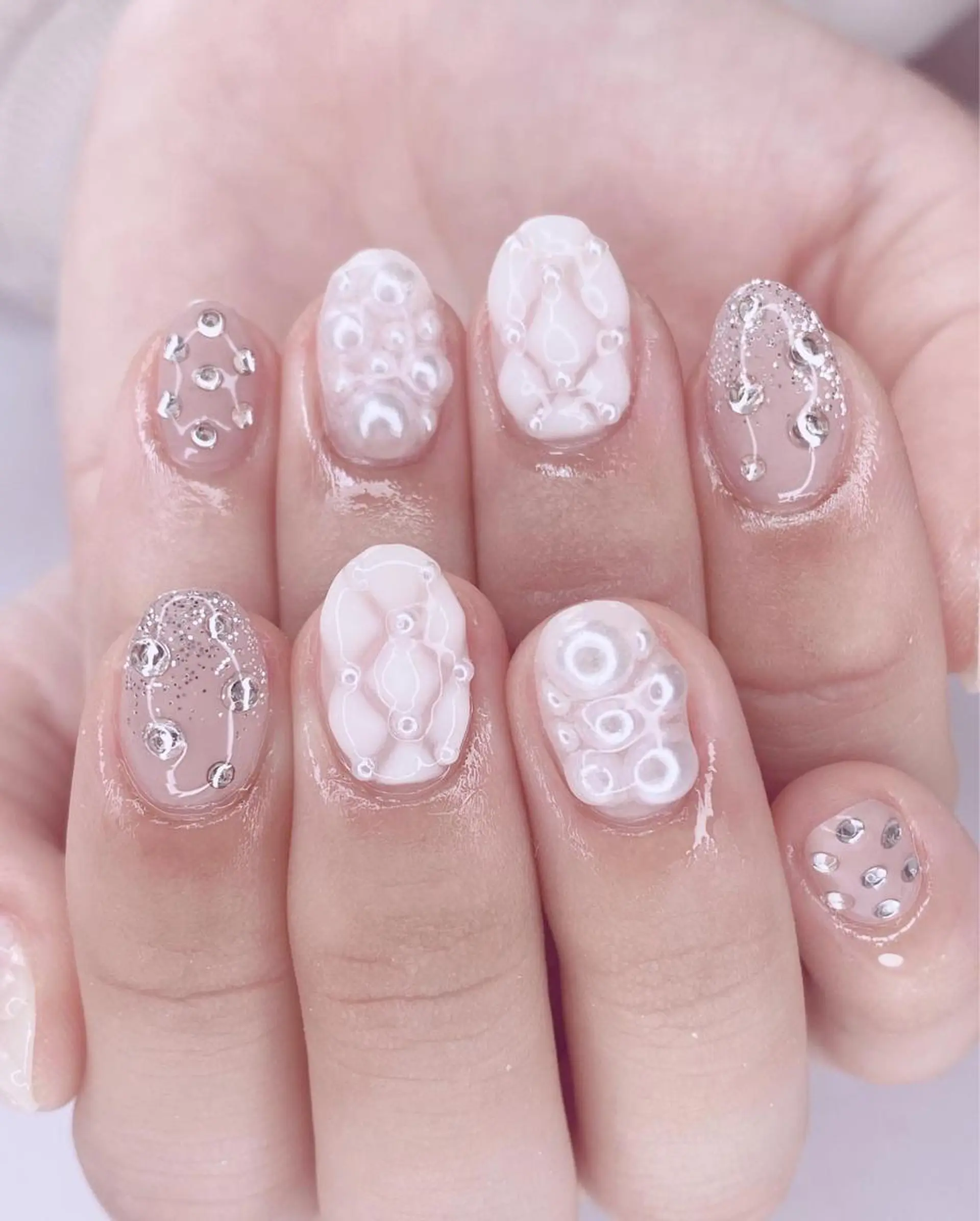 ネイル アートネイル フレンチネイル ハート キラキラネイル ラメ(グリッター) Ｎail Ｓalon ertiのネイルデザイン