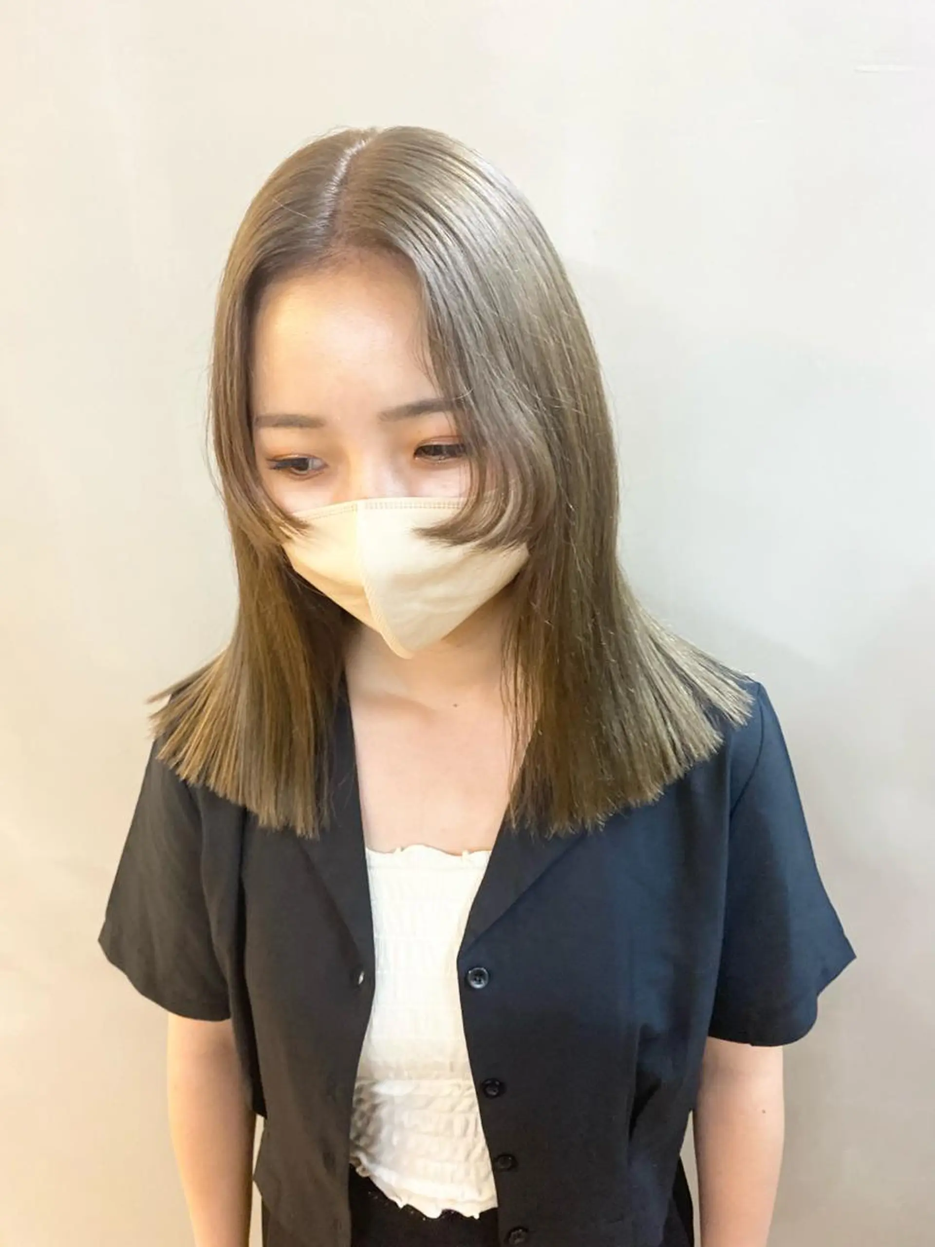 ミディアム 髪と音処　マトぺ所属・デザインカラー/ボブ ブリーチカラー/ユリのヘアスタイル