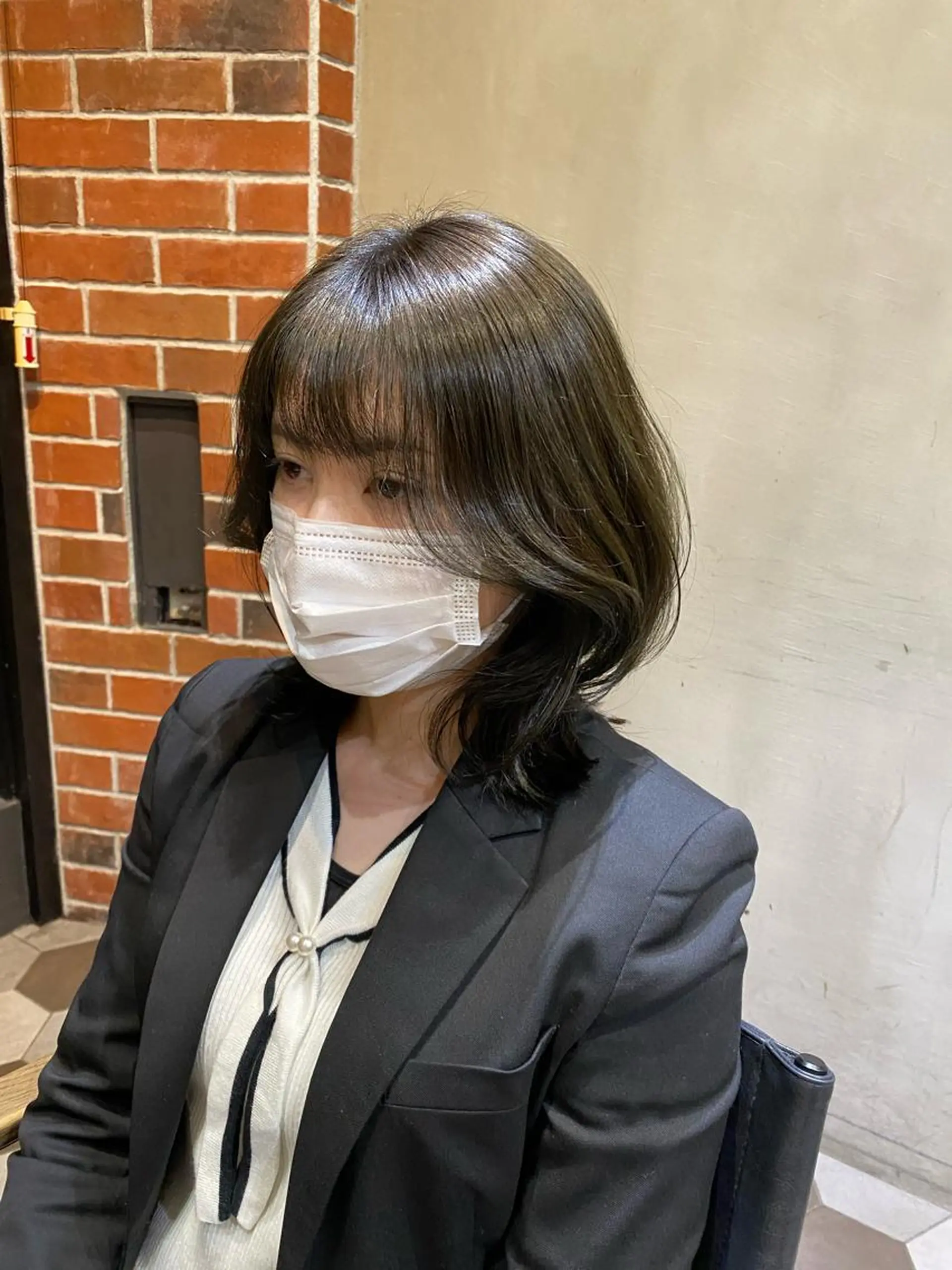 セミロング 髪質改善韓国レイヤー SHIORI🦋のヘアスタイル