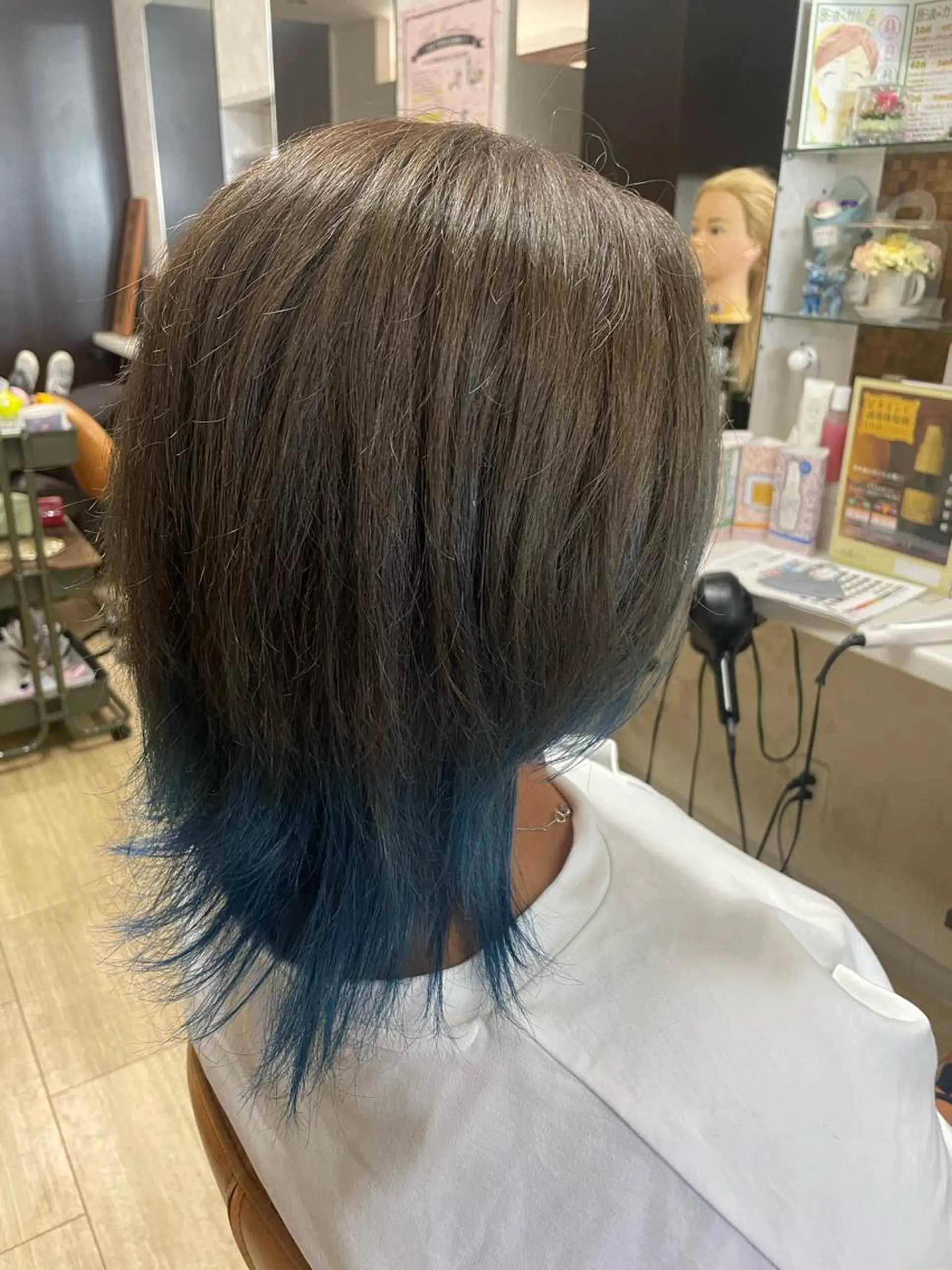 セミロング カラー ブルーカラー ヘアカラー 徳留 もも花のヘアスタイル