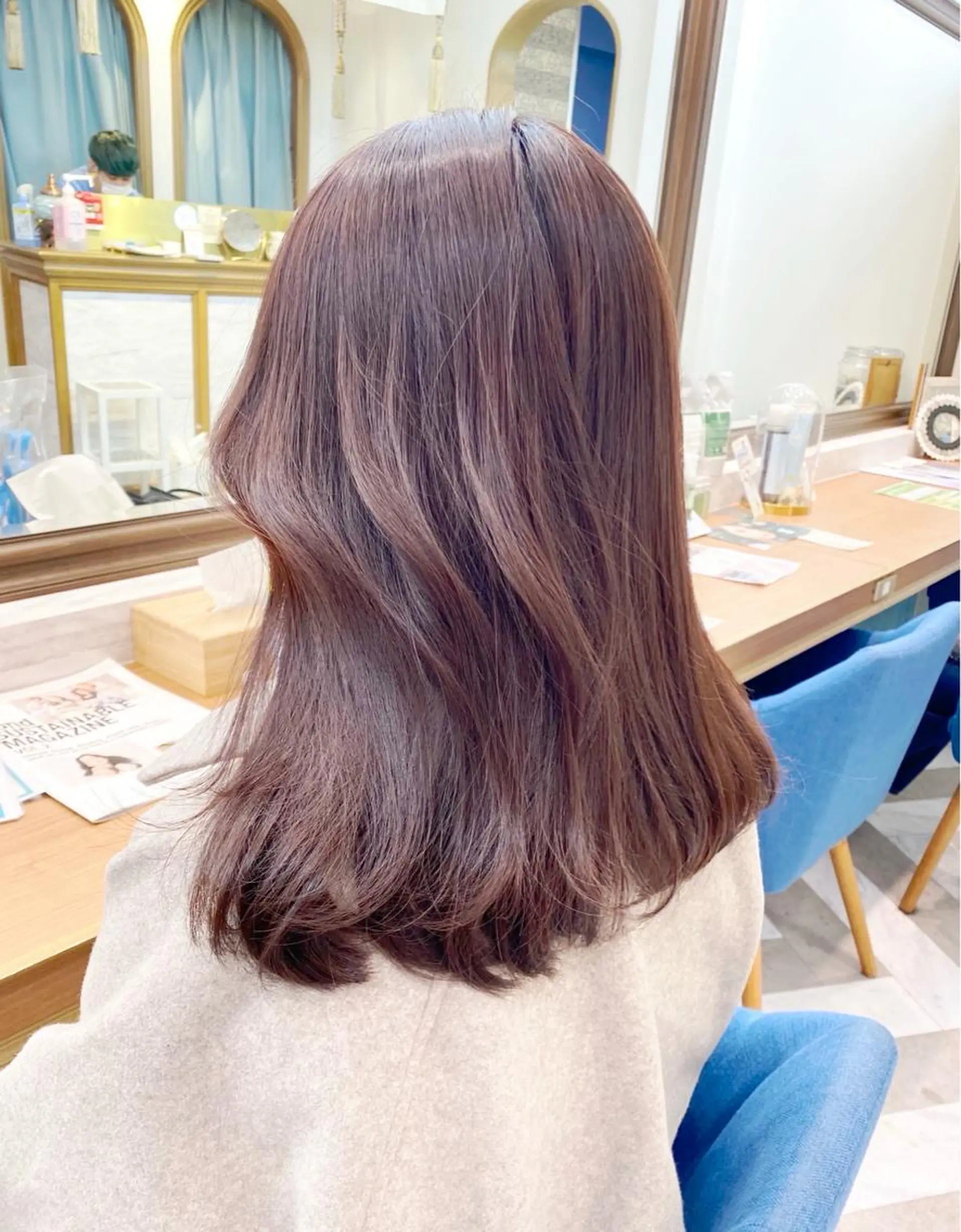 ミディアム カット ヘアカラー トリートメント レイヤーカット /透明感カラー西田のヘアスタイル