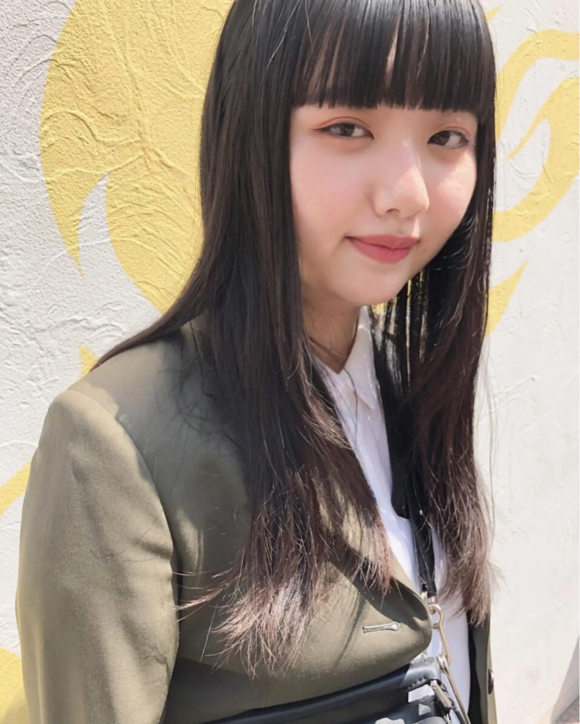 セミロング カラー 顔まわりレイヤー レイヤーカット カット ヘアカラー トリートメント Loom.所属・村上雅人 ナチュラルモードのヘアスタイル