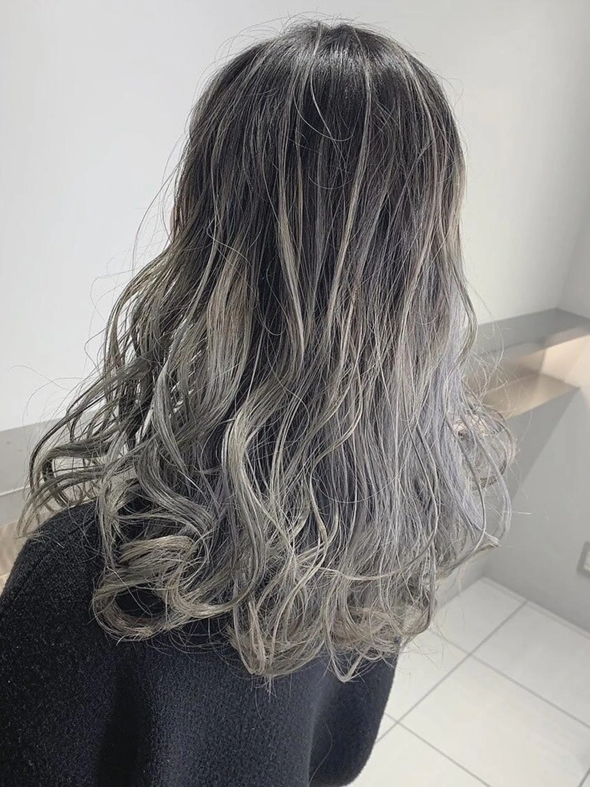 カラー 池田 英俊のヘアスタイル