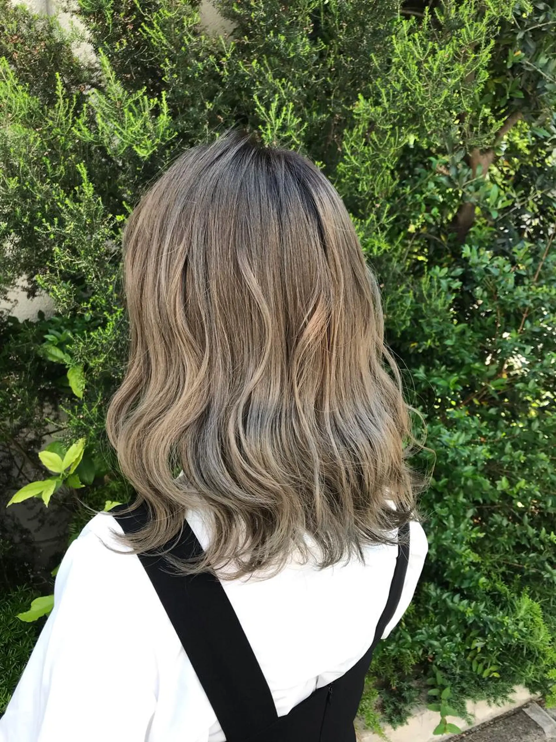 ミディアム カラー ダークグレー ダークグレージュ グラデーションカラー グレージュ ミント 店長担当🌟 矢吹ガブリエル🌟のヘアスタイル