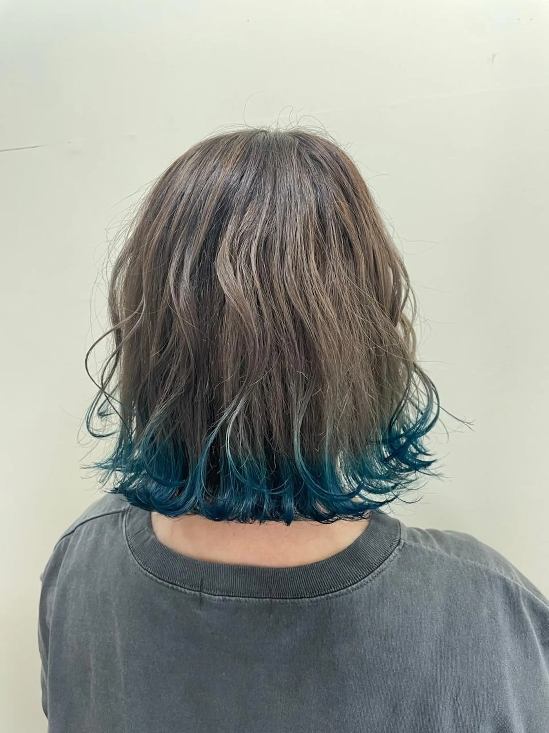 ミディアム カラー シールエクステ ミディアムパーマ バレイヤージュ ブリーチ ケアブリーチ カット ヘアカラー WEST OLAND加藤圭介のヘアスタイル