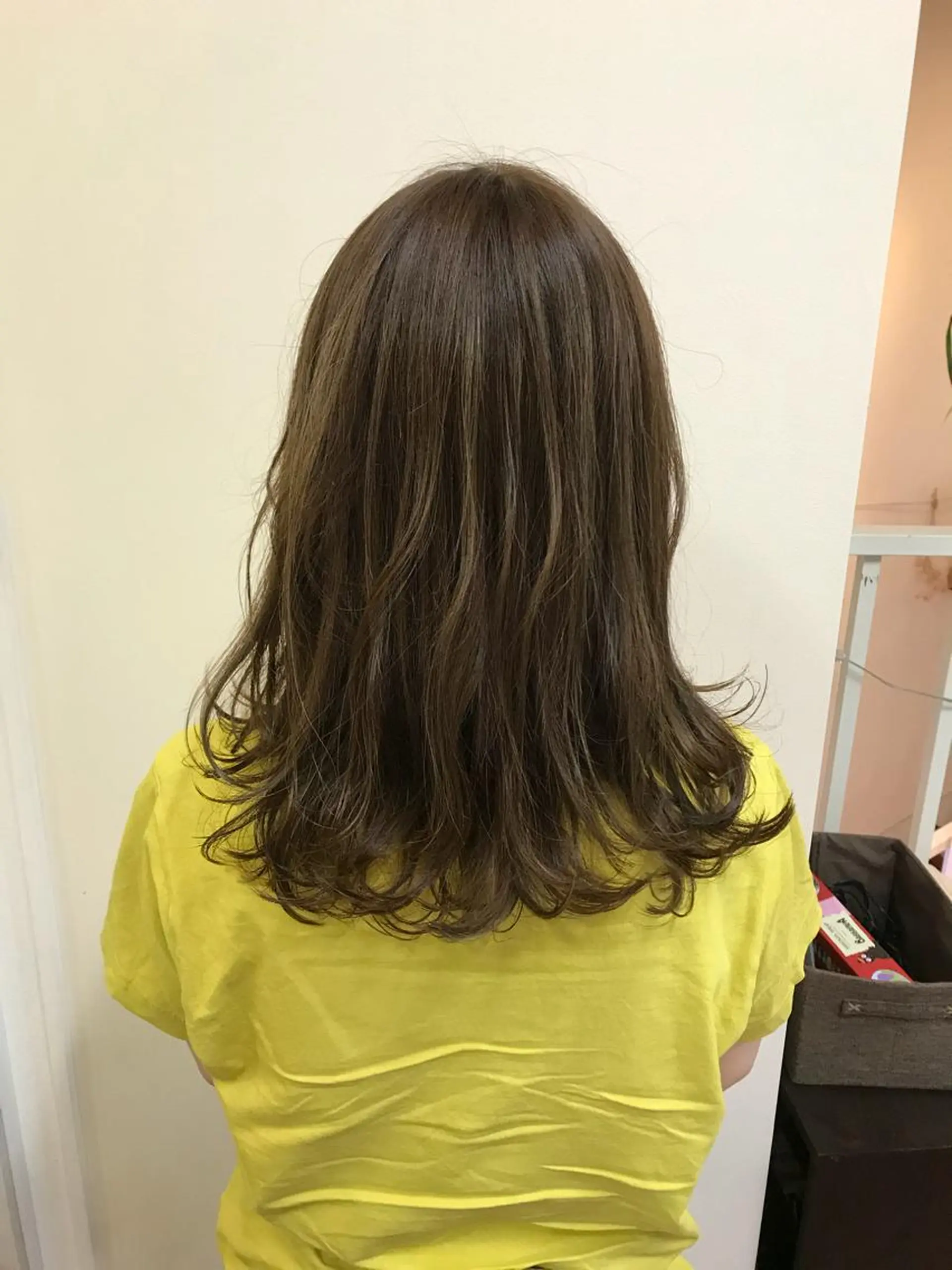 ミディアム ハイライト ヨシダ トオルのヘアスタイル