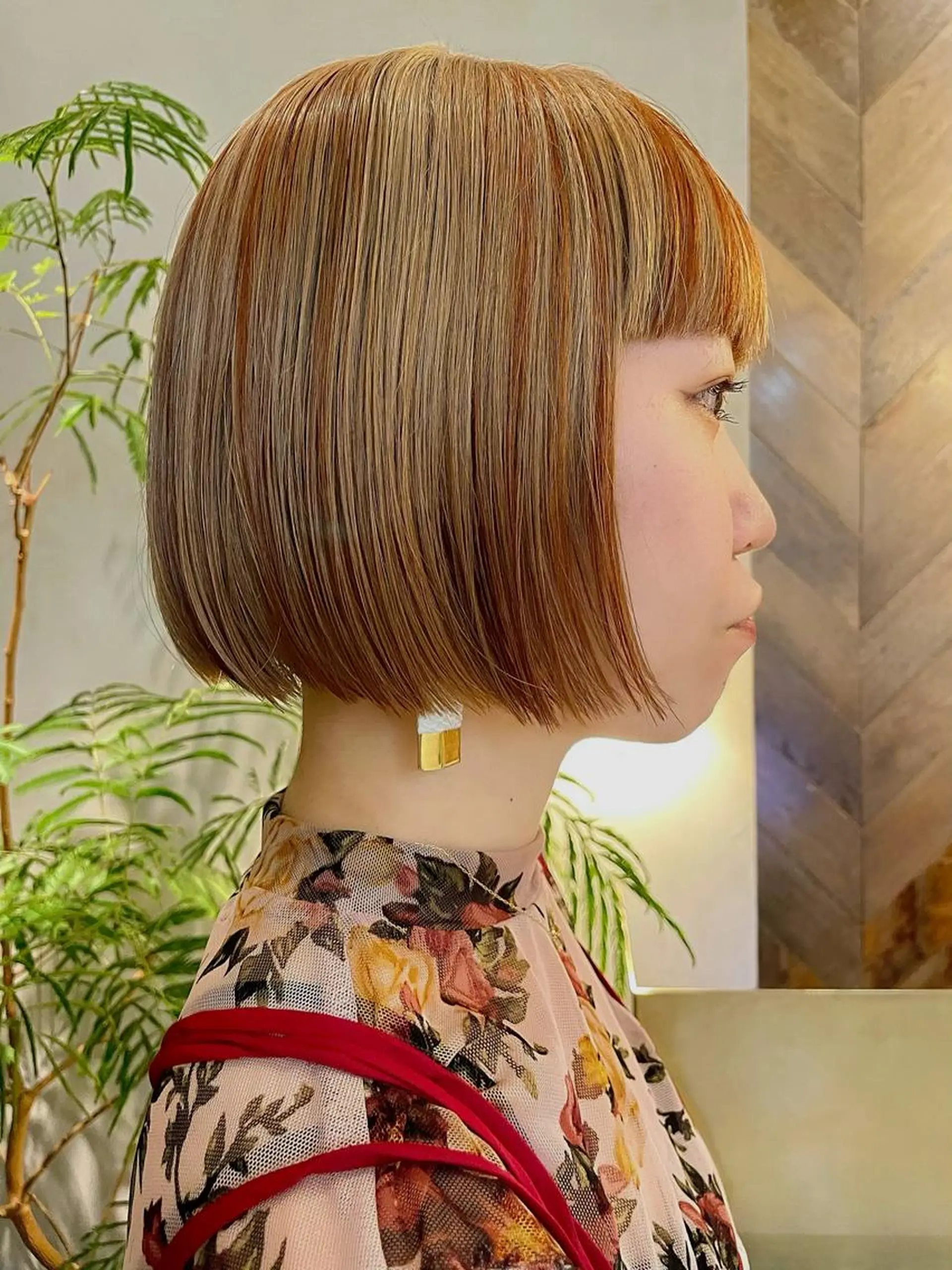 ショート カラー ブロンド ハイライトカラー オレンジ ボブ ハイライト カット ヘアカラー トリートメント SALOWIN所属・ブリーチ✨ ボブ✨レイヤーのヘアスタイル