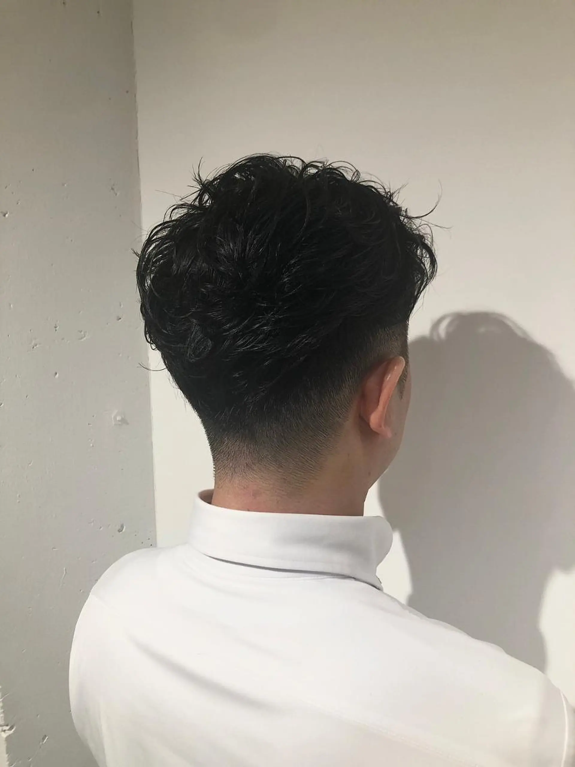 ショート メンズ パーマ アップバング ビジネス マッシュ メンズパーマ メンズツイストパーマ 高橋 英彦のヘアスタイル